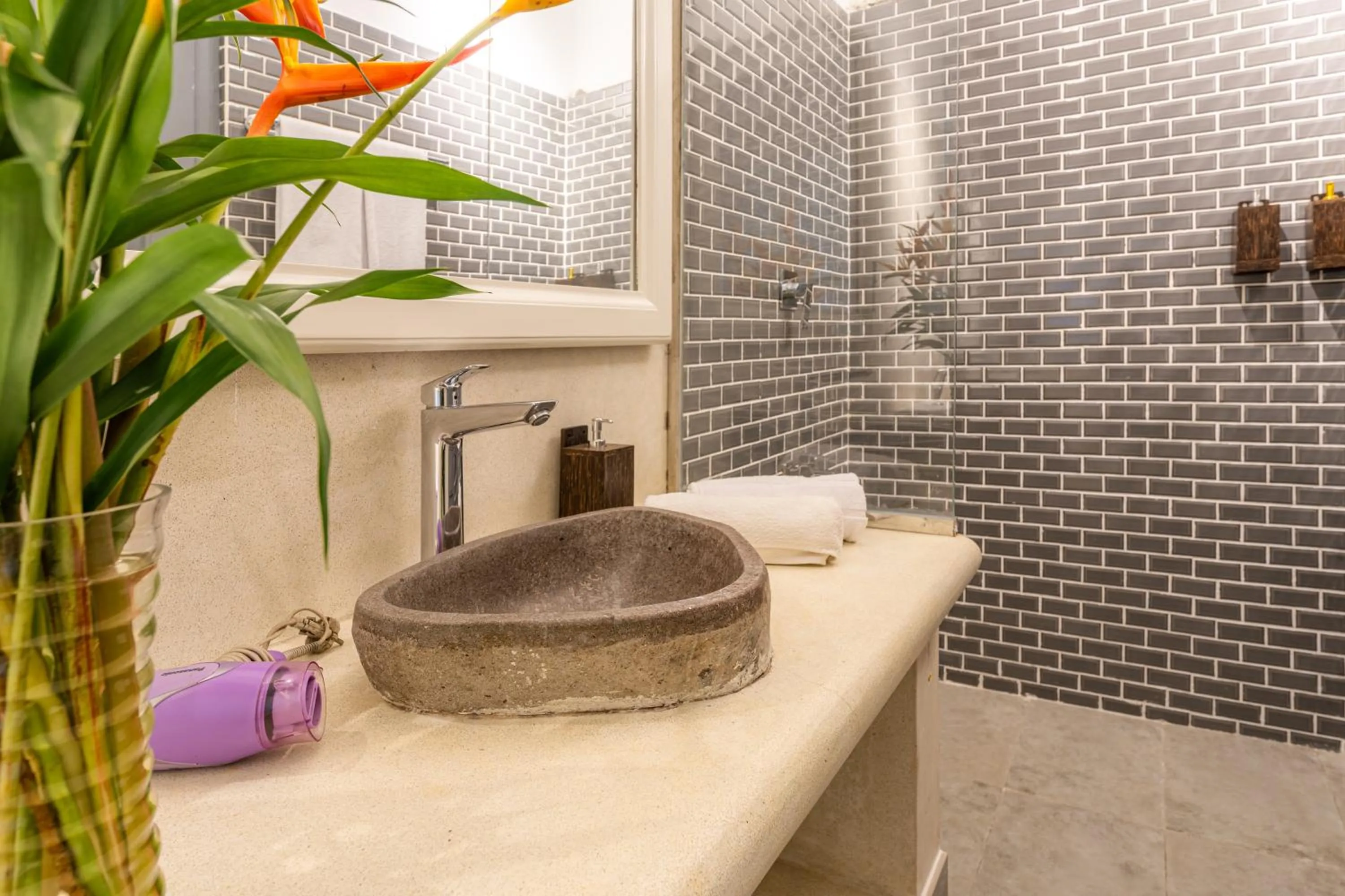 Shower in Parawa House