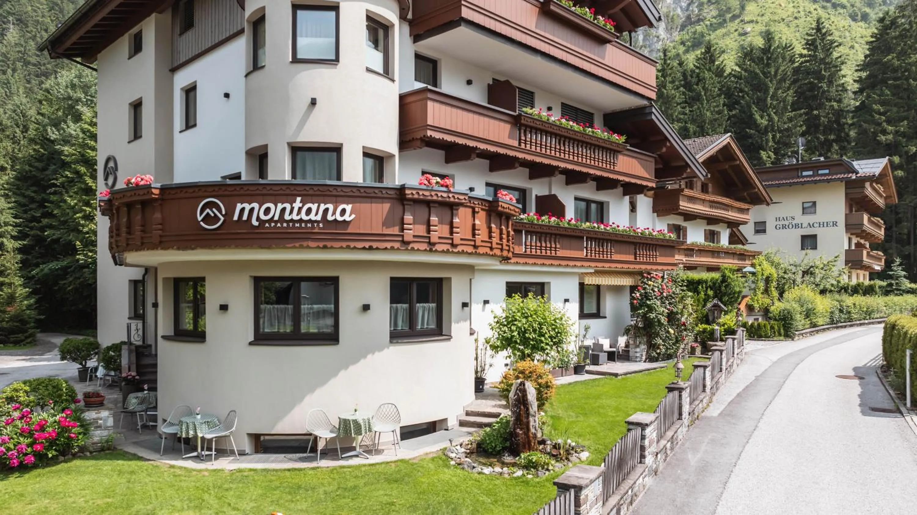 Property building in Montana Apartments