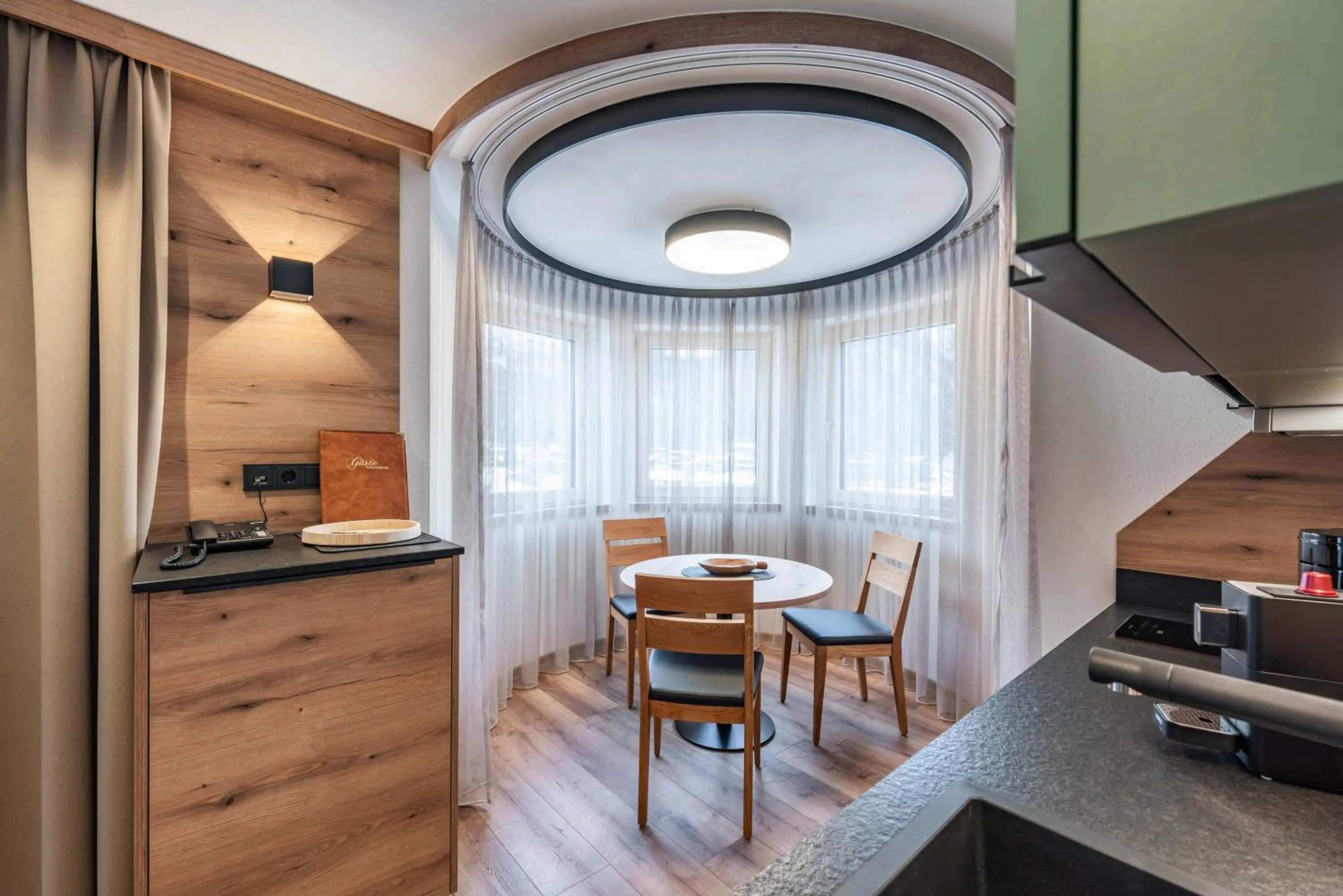 Kitchen or kitchenette in Montana Apartments