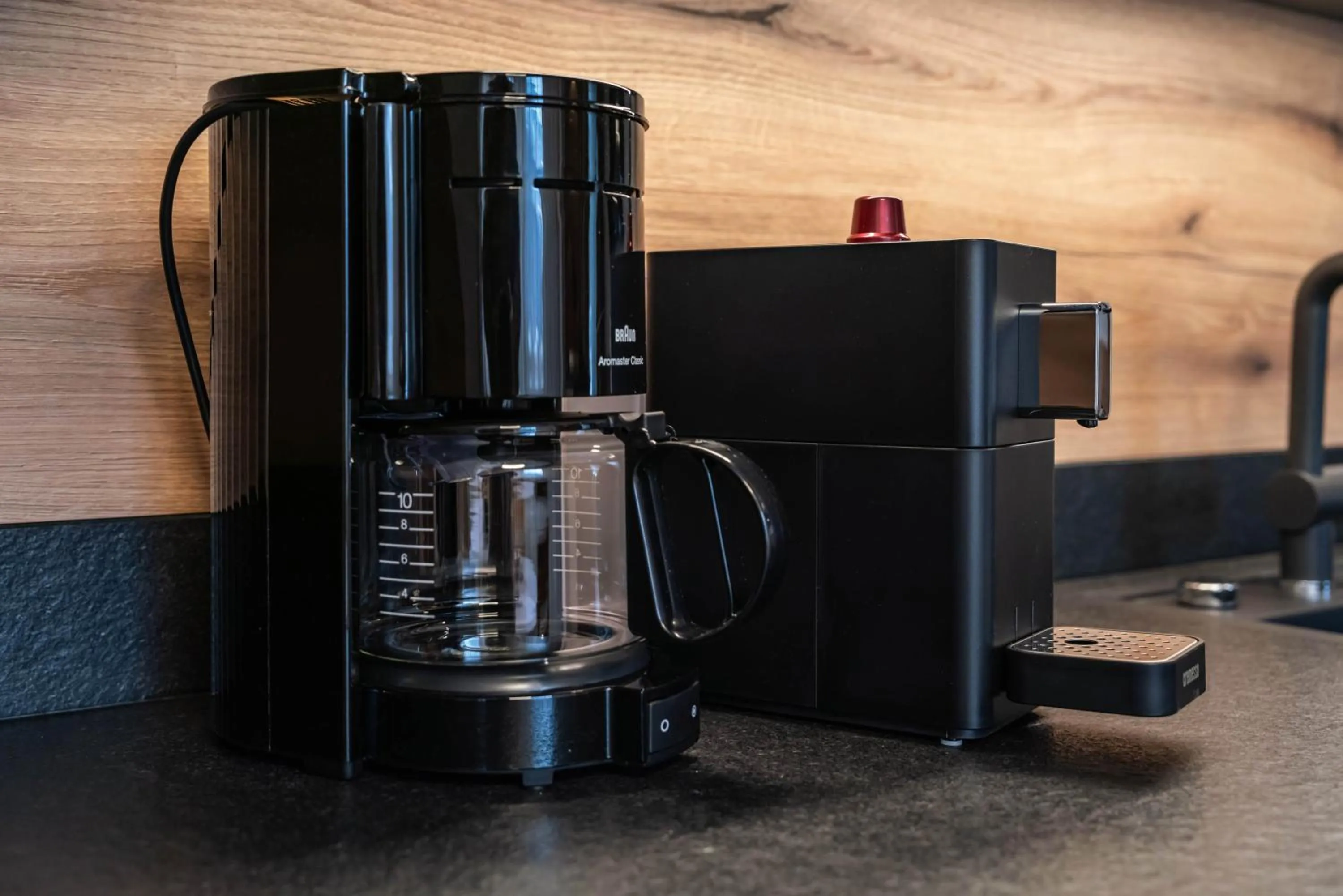 Coffee/tea facilities in Montana Apartments