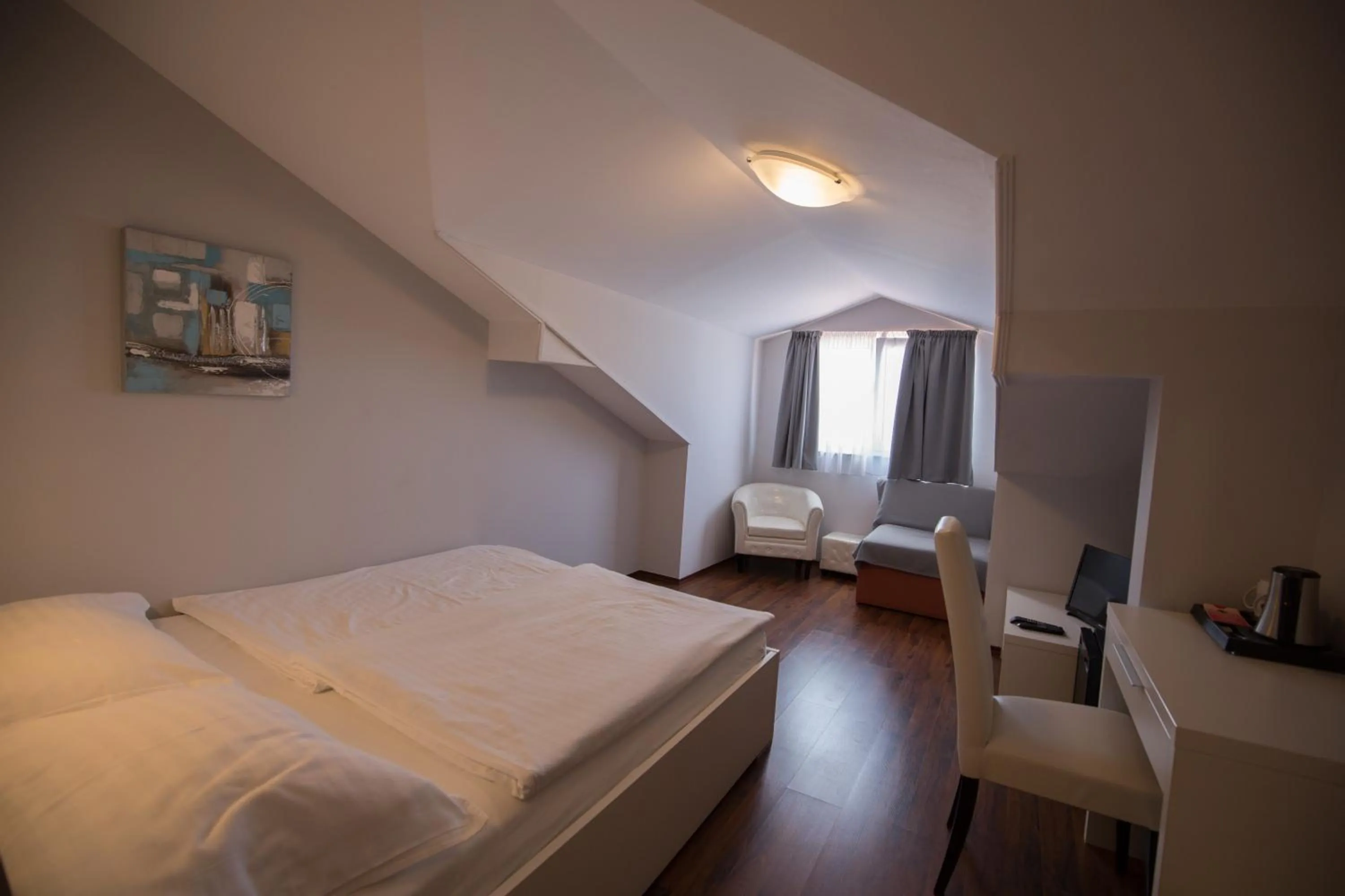 Photo of the whole room in Villa Tamaris