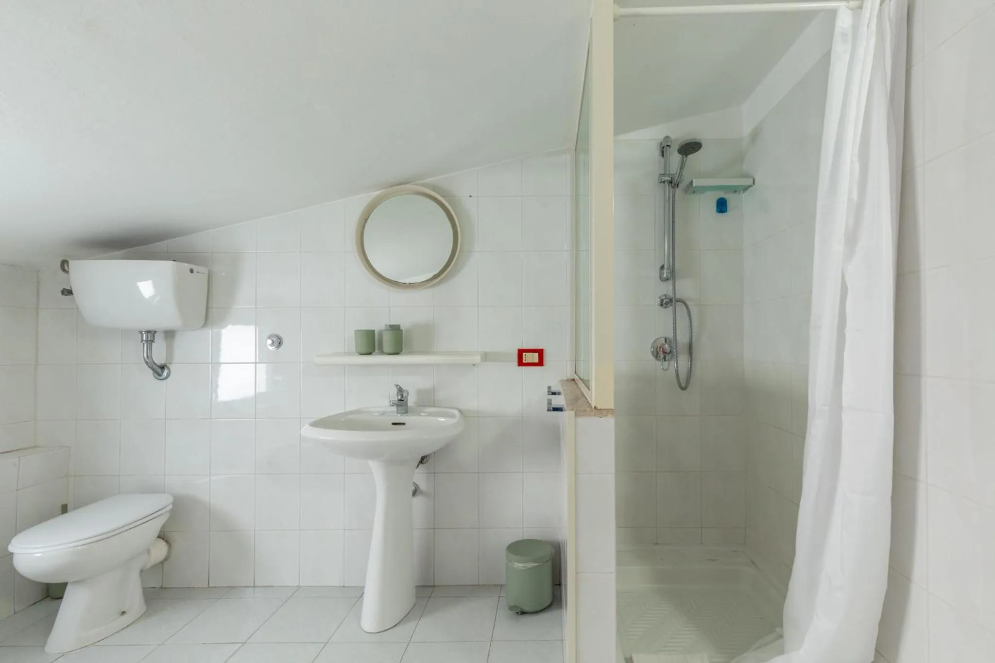 Shower in Spacebility Airport - self check-in