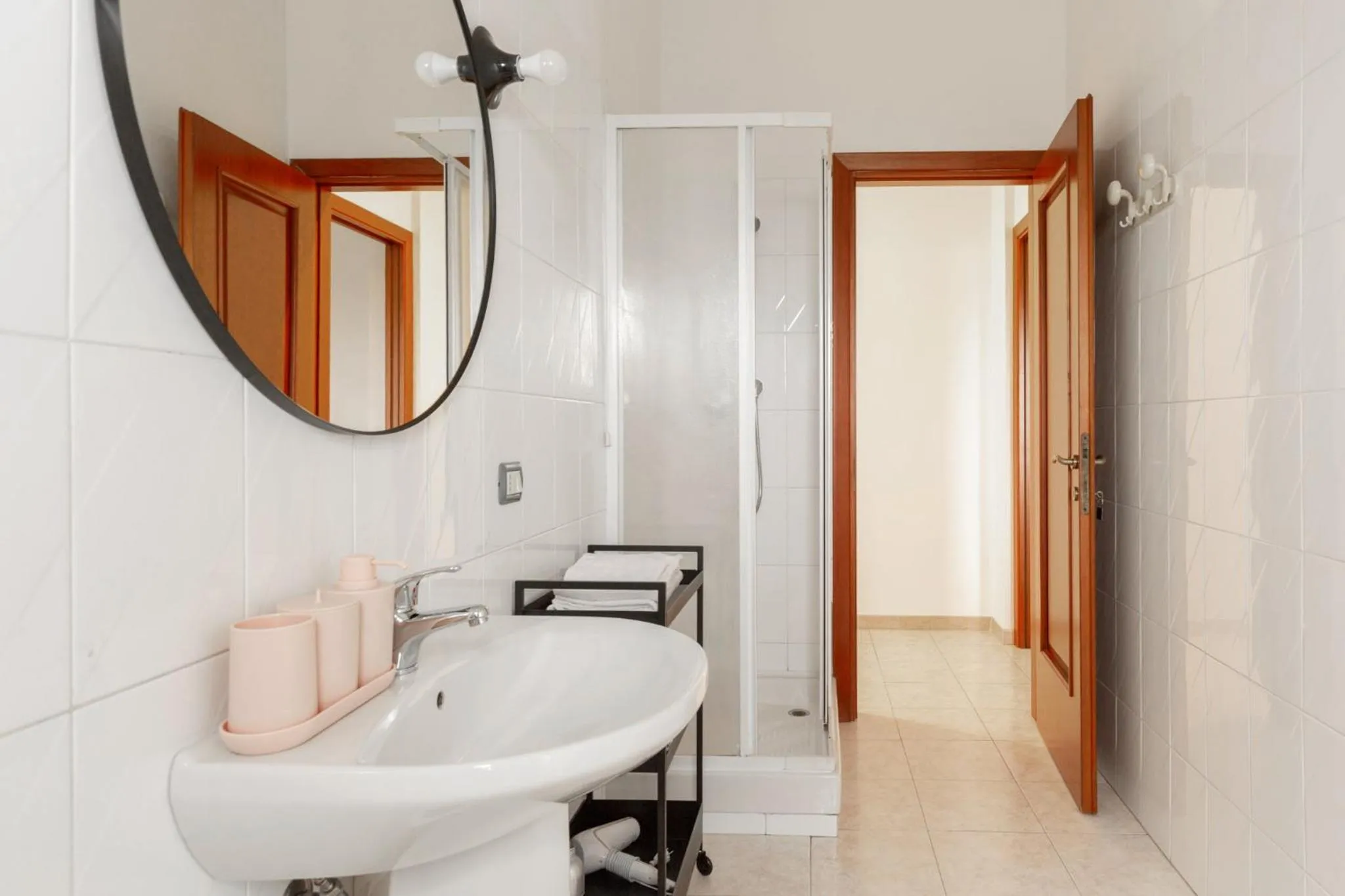 Shower in Spacebility Airport - self check-in