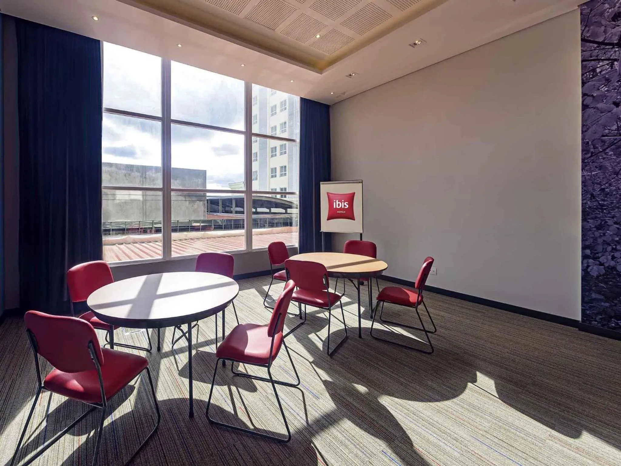 Meeting/conference room in ibis Jacarei