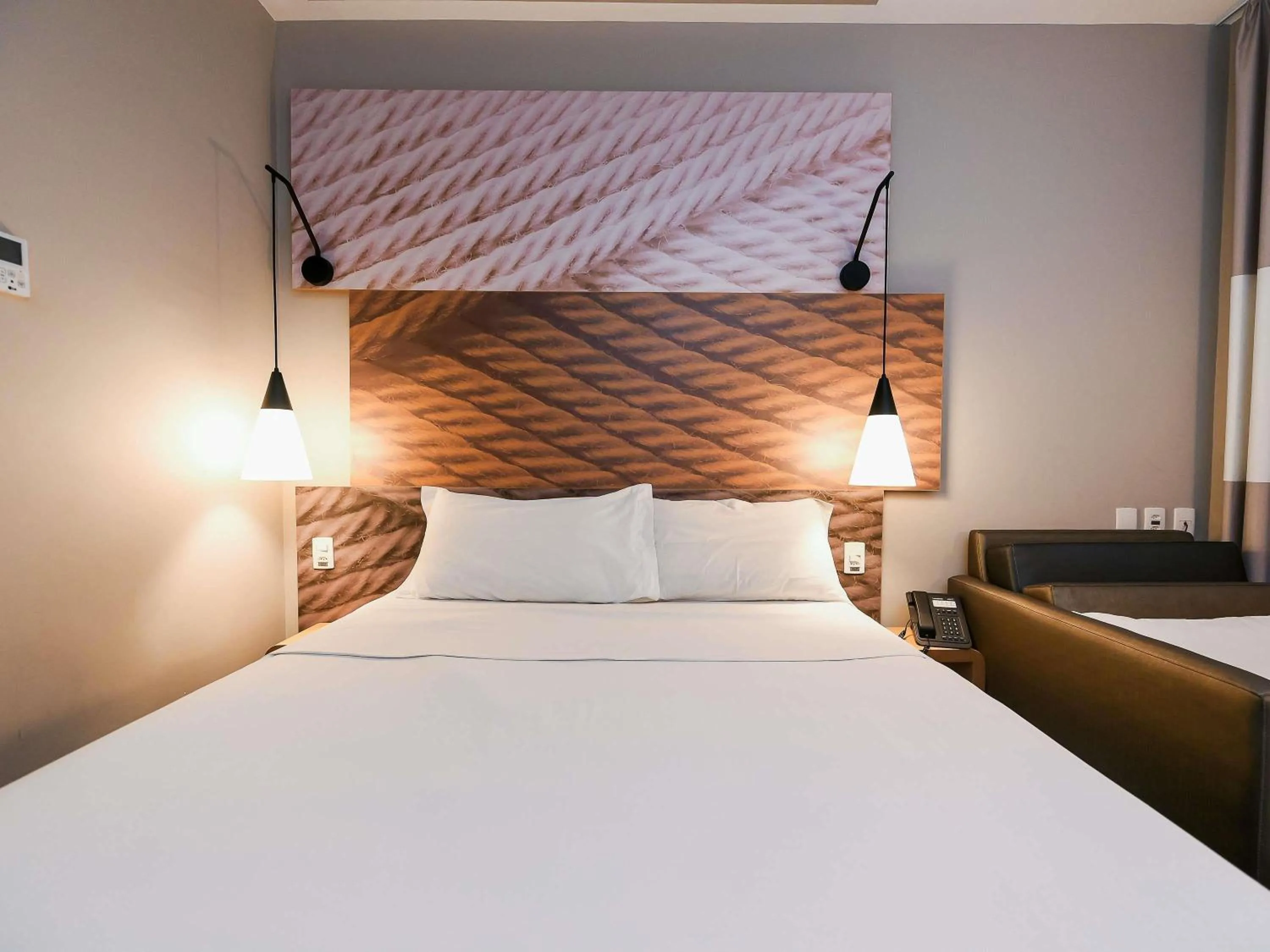 Bedroom, Bed in ibis Jacarei