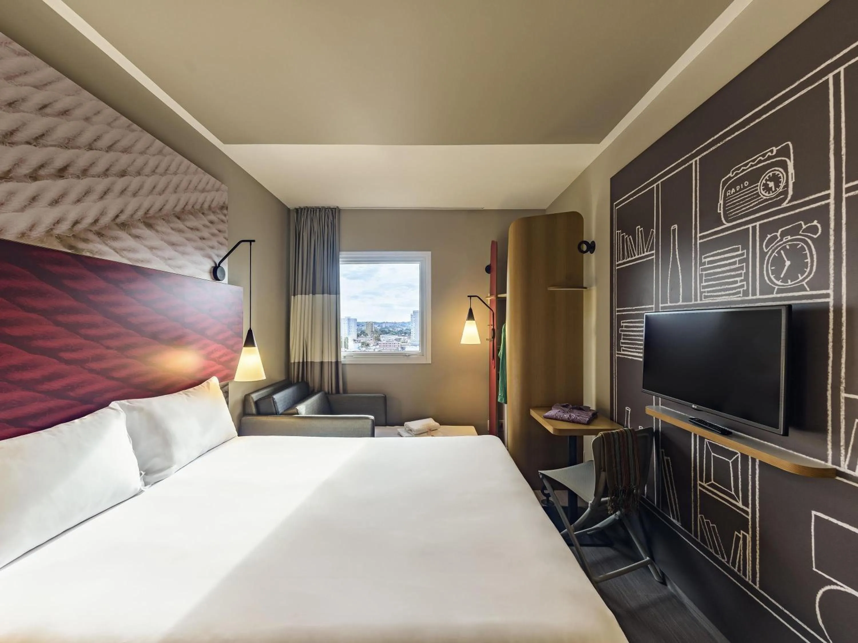 Bedroom, Bed in ibis Jacarei