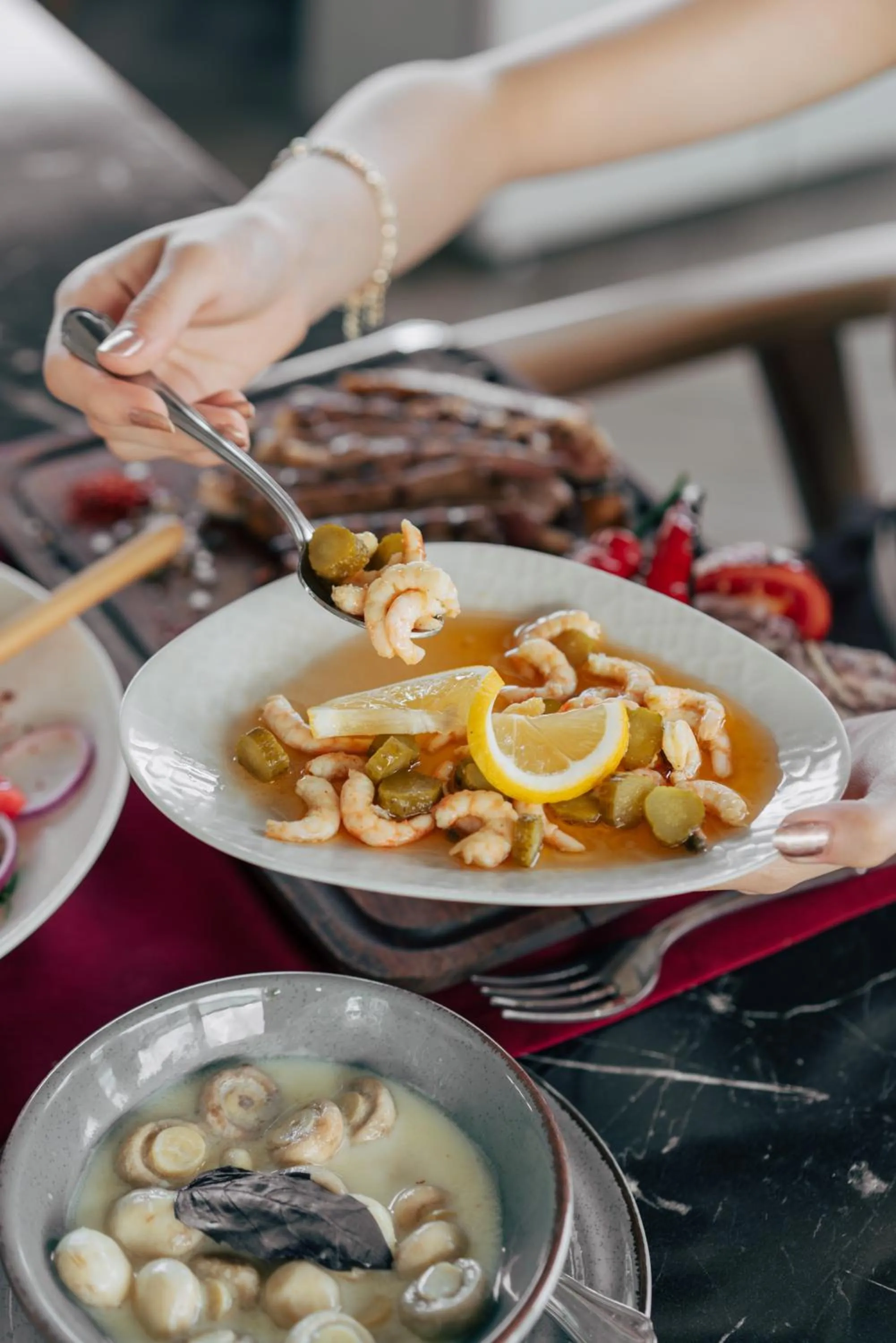 Restaurant/places to eat in Leman Otel