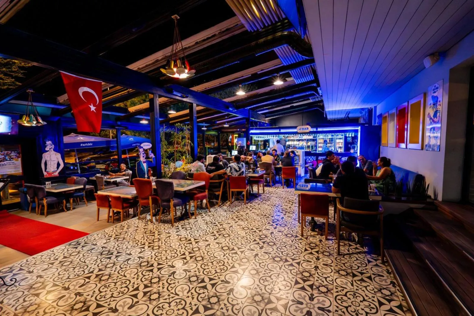 Restaurant/places to eat in Leman Otel