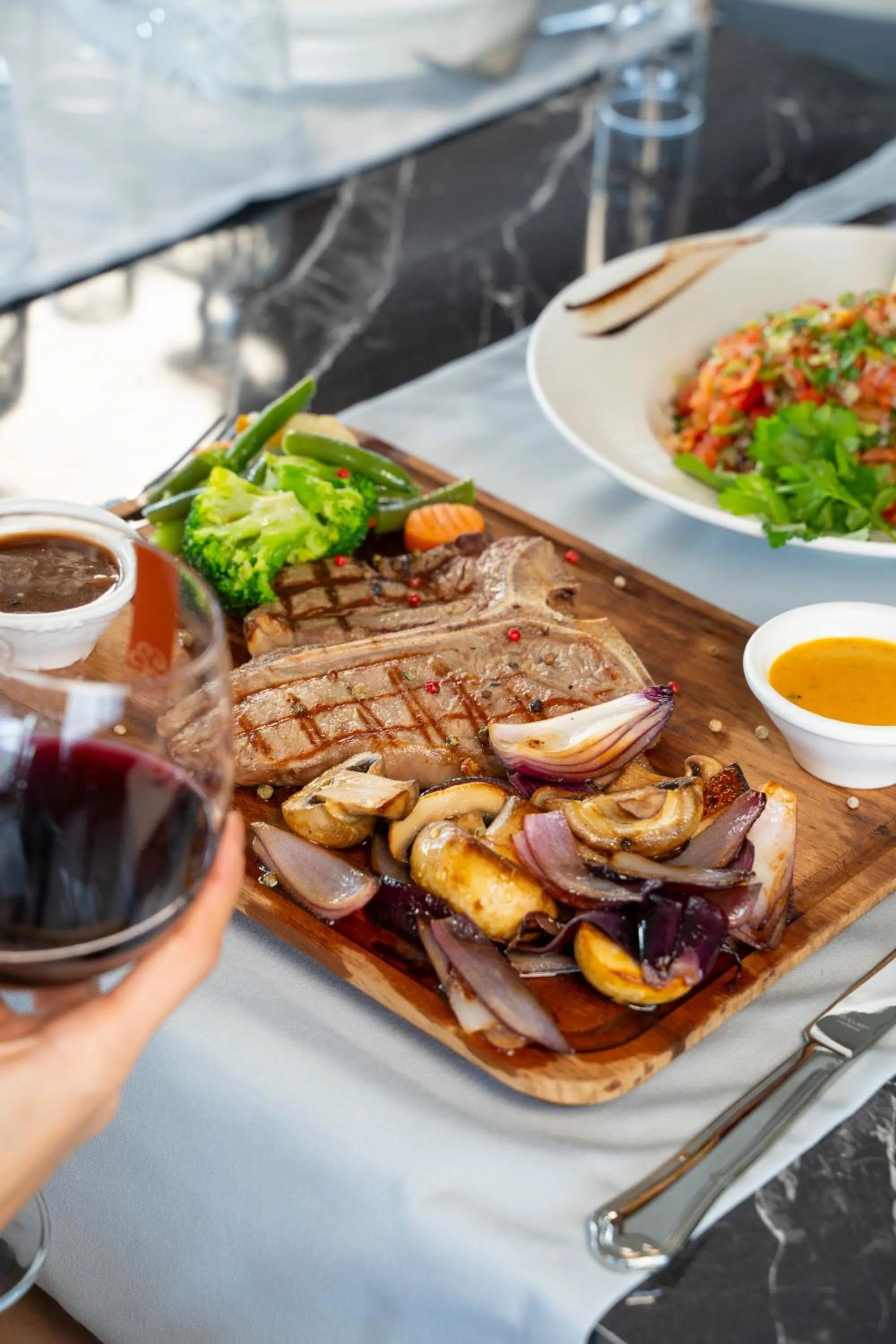 Restaurant/places to eat in Leman Otel