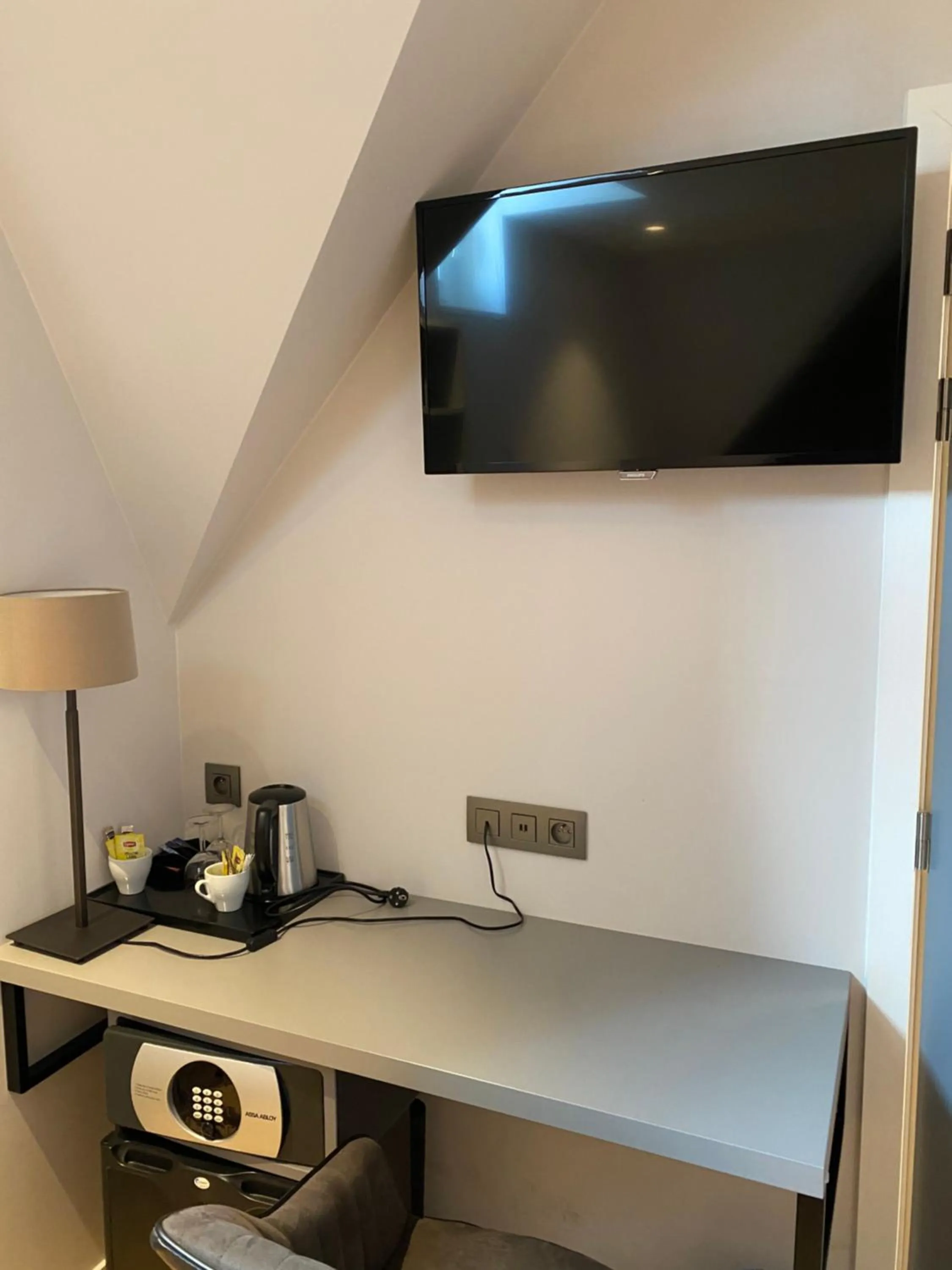 Coffee/tea facilities in Hotel New Regina