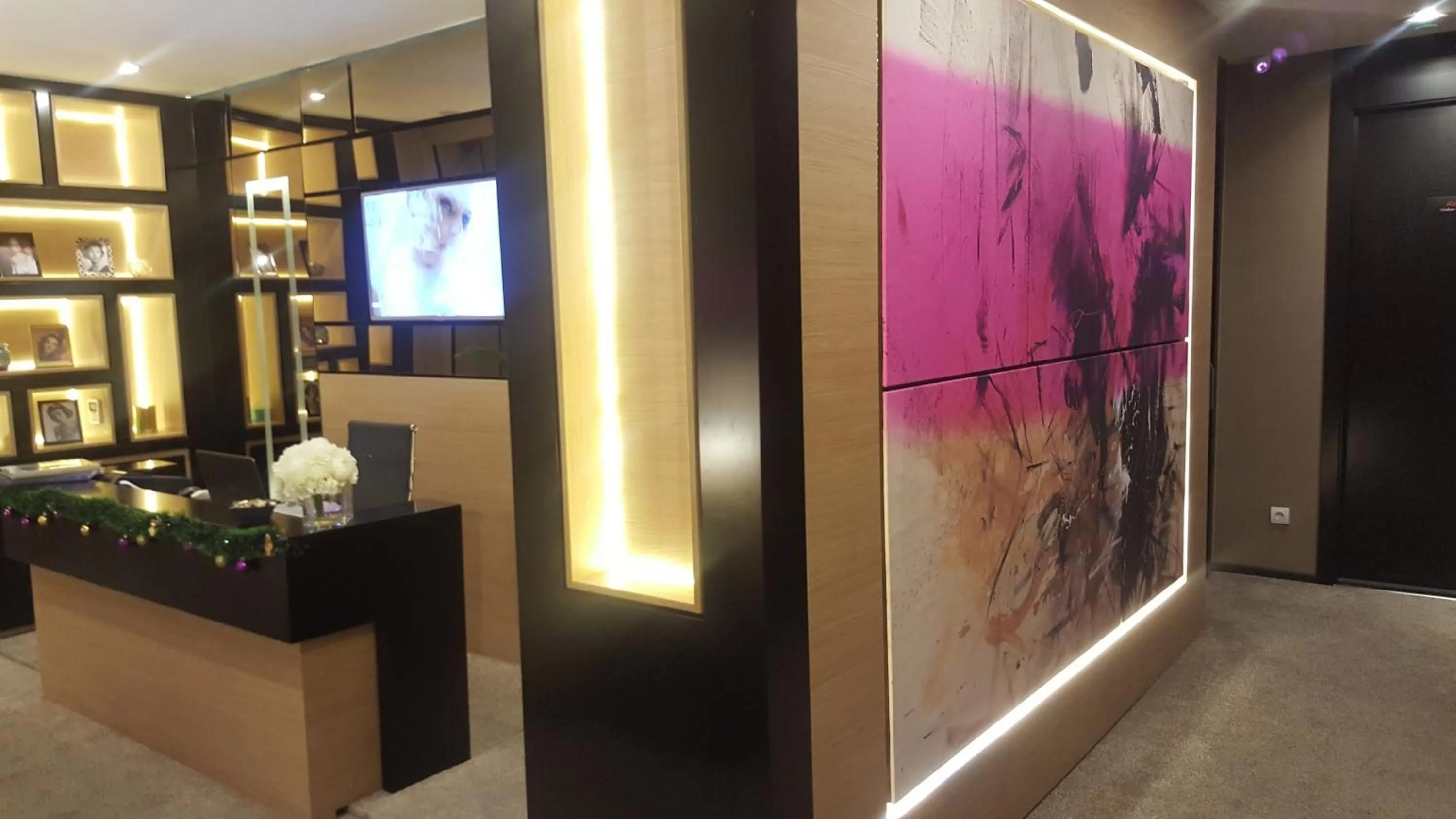 Lobby or reception in Dominic Smart & Luxury Suites - Republic Square