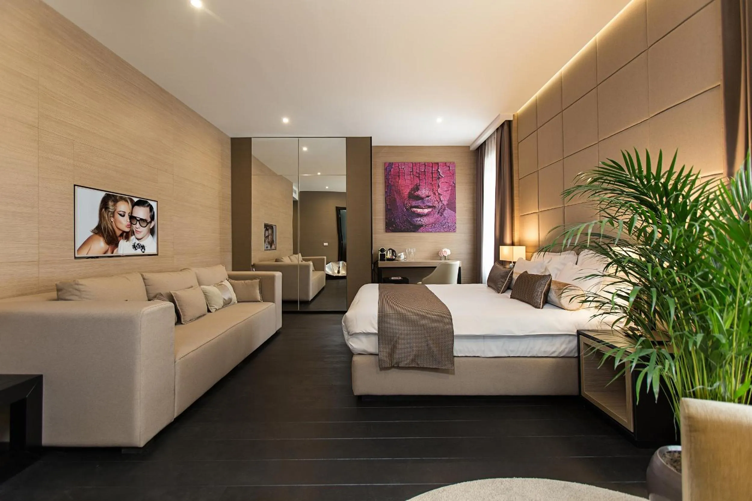 Photo of the whole room, Bed in Dominic Smart & Luxury Suites - Republic Square