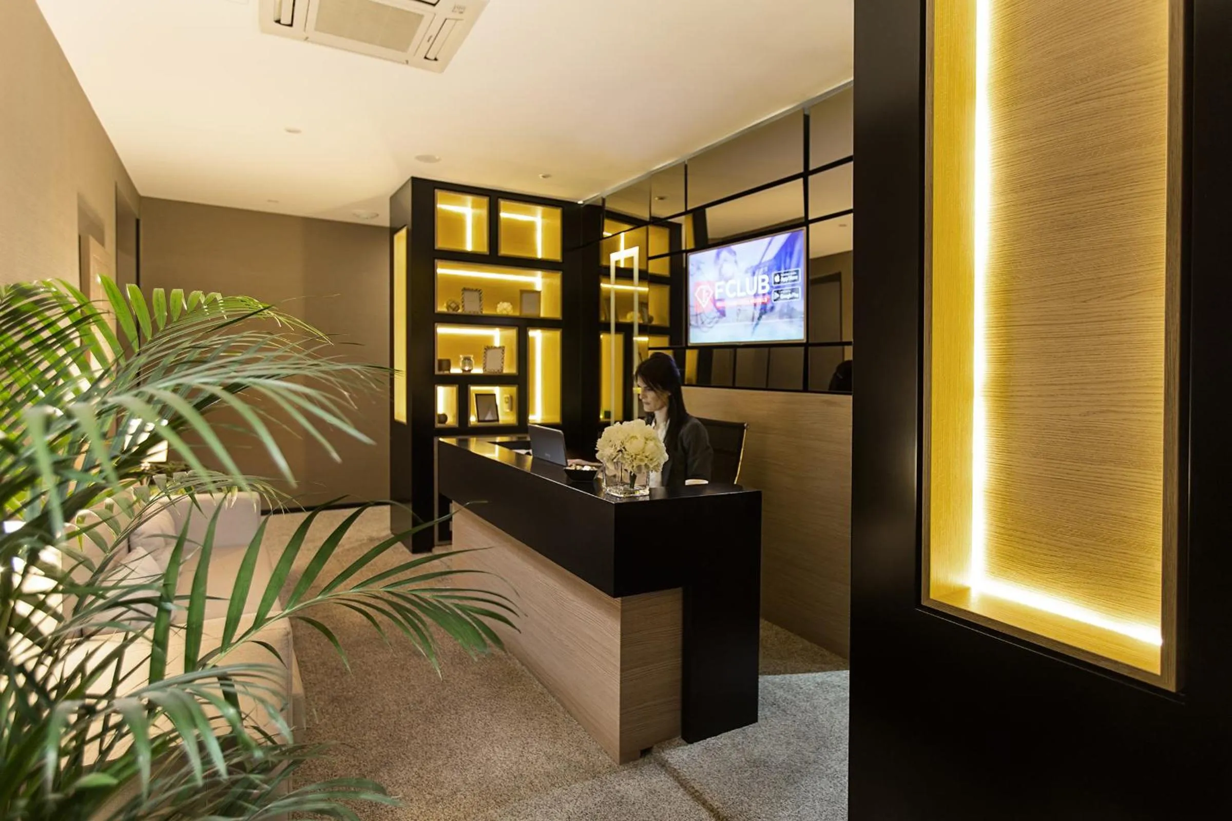 Lobby or reception in Dominic Smart & Luxury Suites - Republic Square