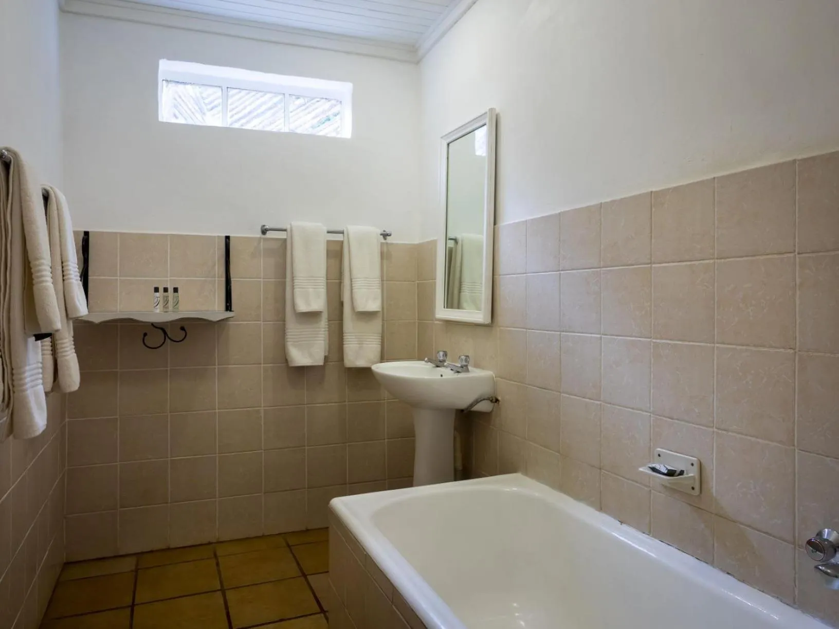 Bathroom in Fouriesburg Country Inn