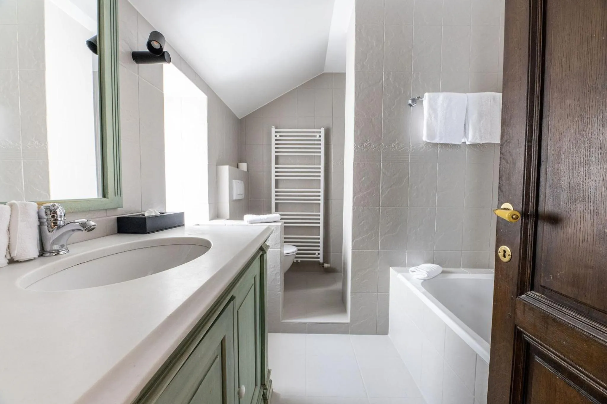 Shower in Hotel LEA - Maison Caerdinael