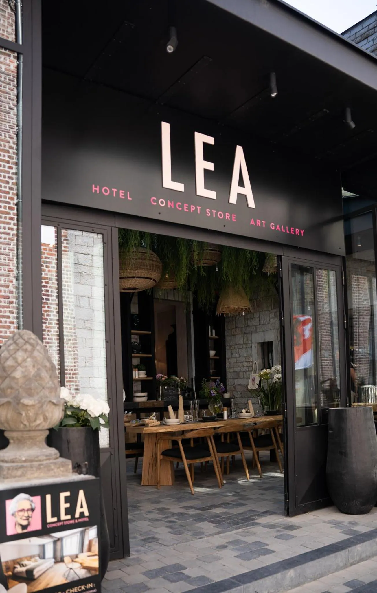Property building in Hotel LEA - Maison Caerdinael