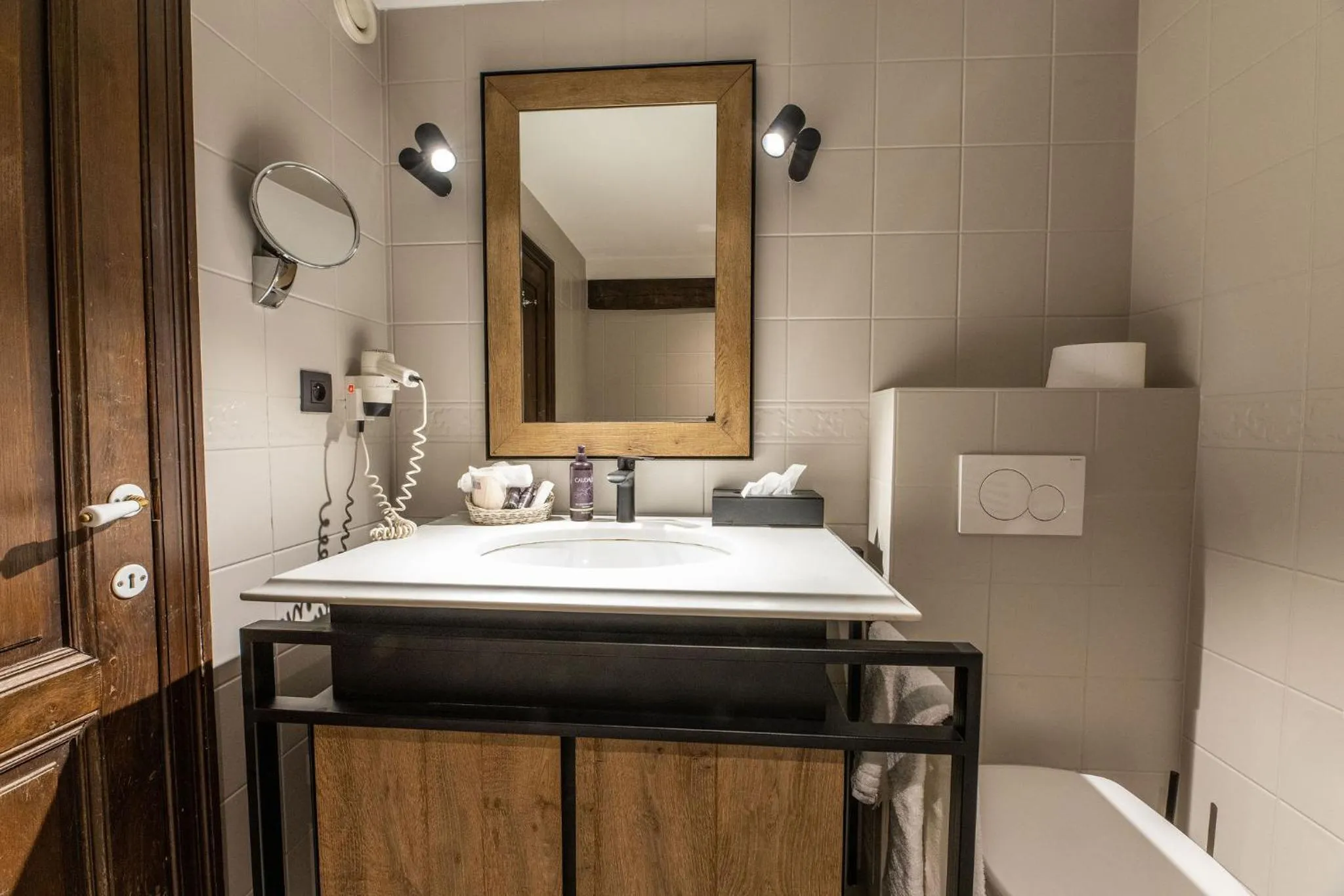 Bathroom in Hotel LEA - Maison Caerdinael
