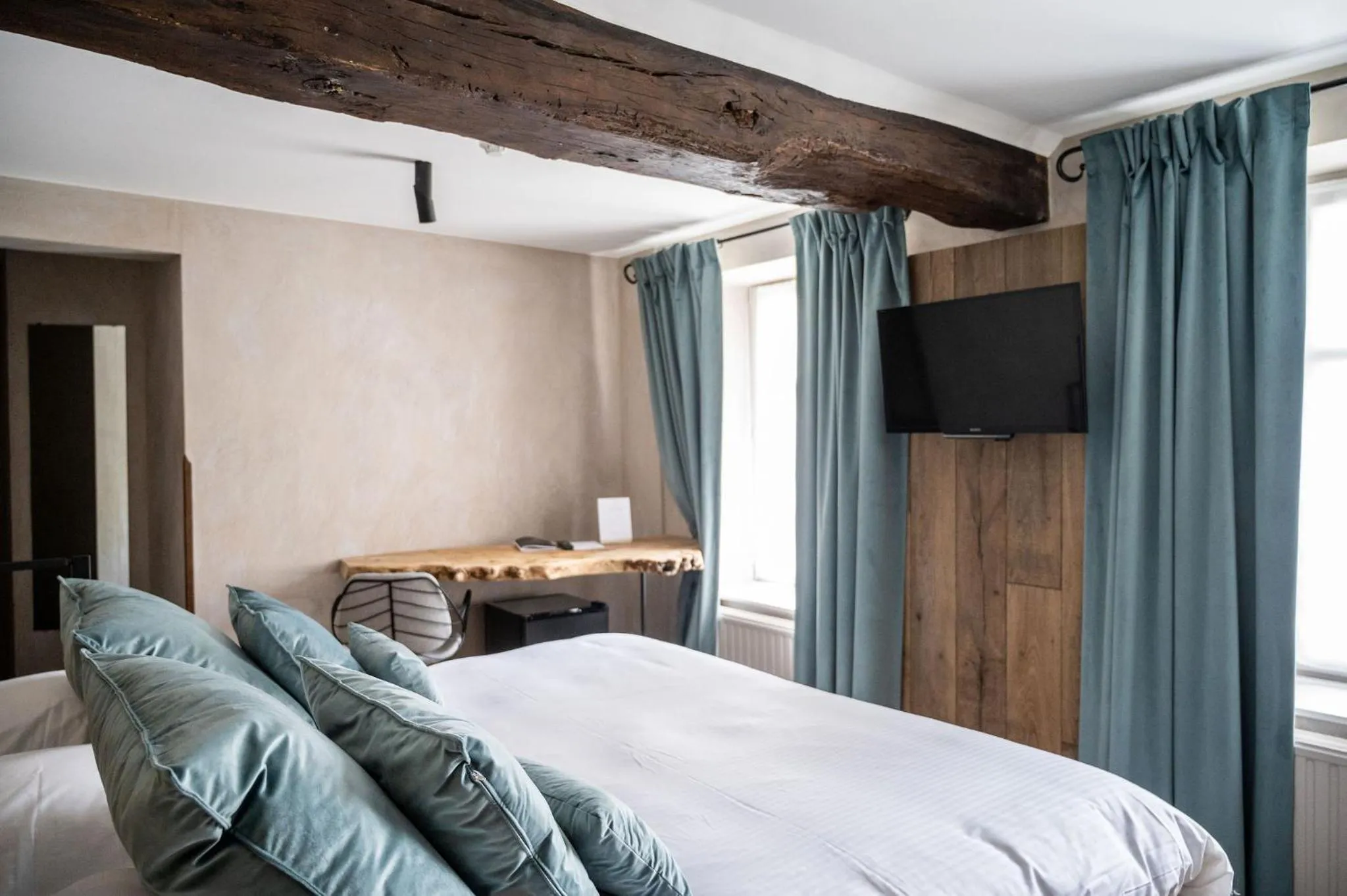 Bed in Hotel LEA - Maison Caerdinael