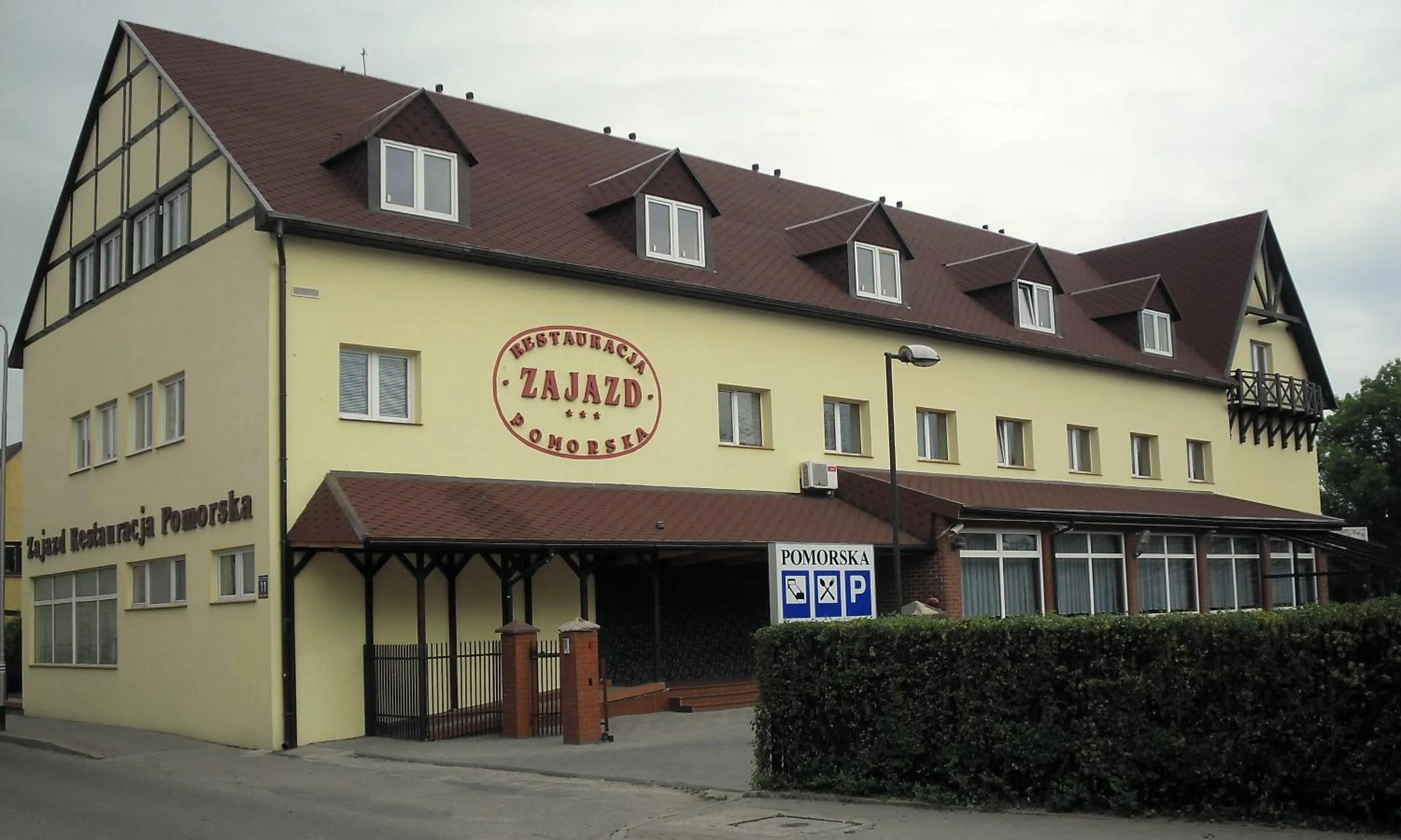 Property building in Pomorska Zajazd Restauracja