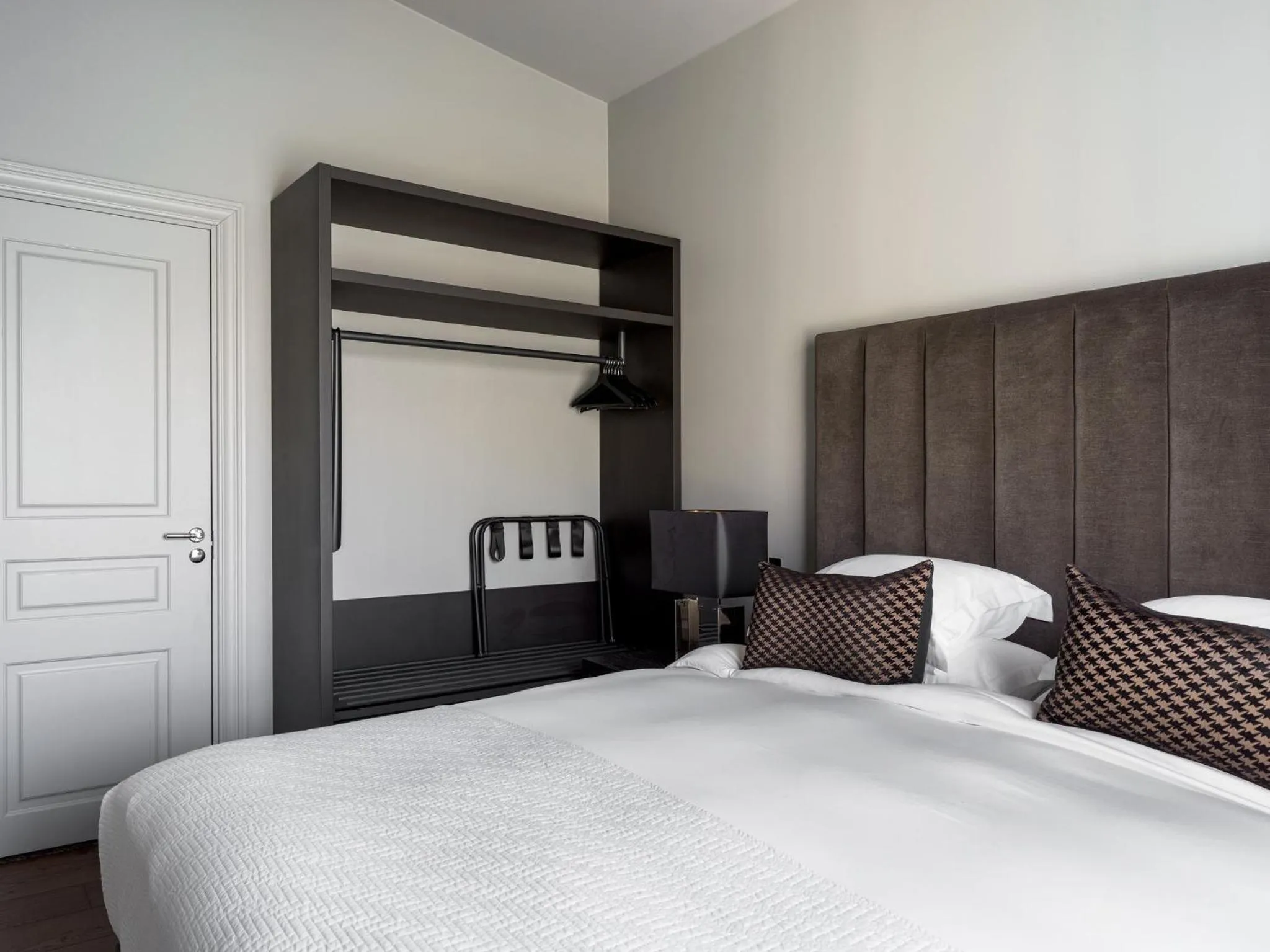 Bedroom, Bed in Sand Hotel by Keahotels