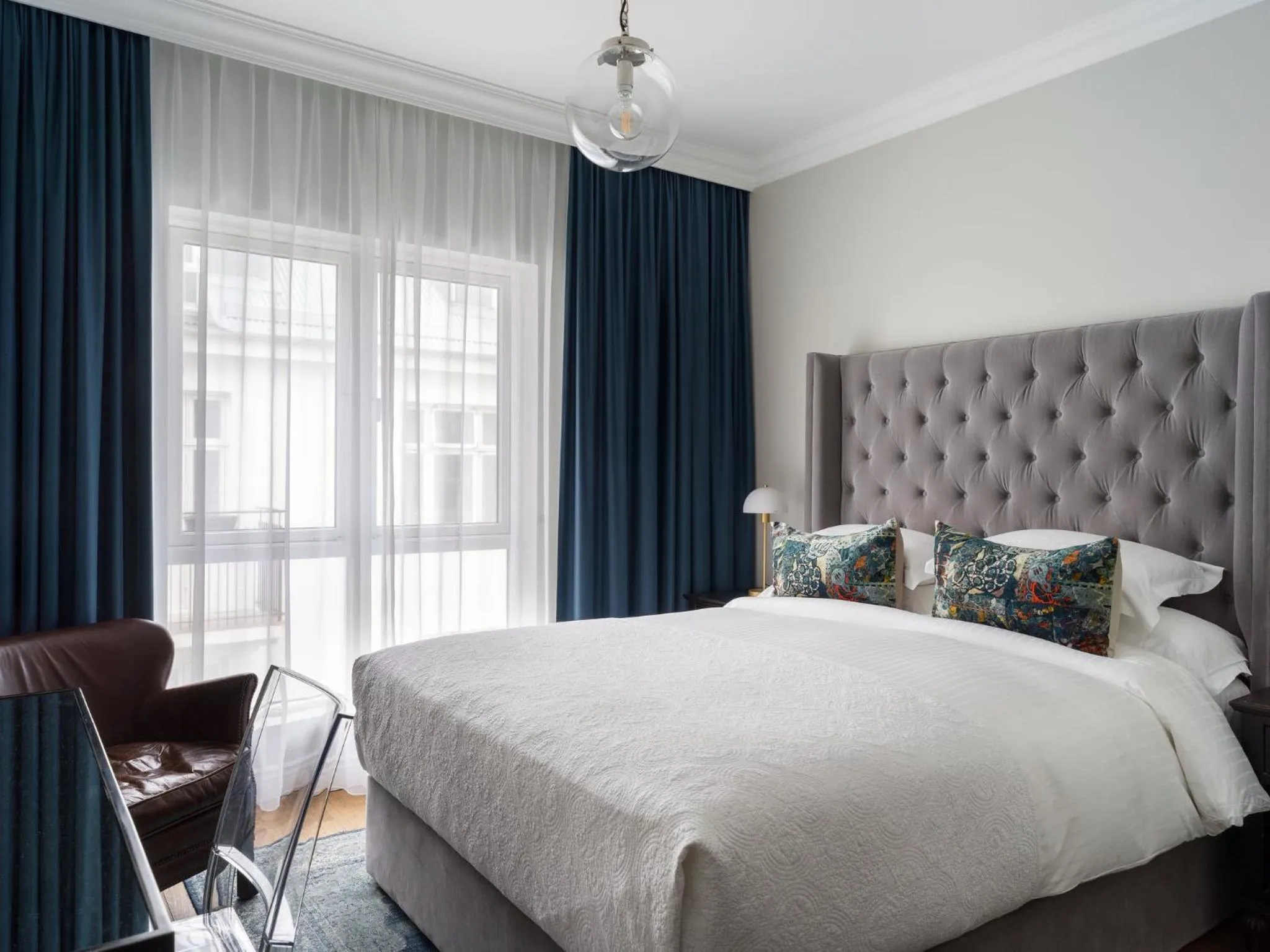 Bedroom, Bed in Sand Hotel by Keahotels