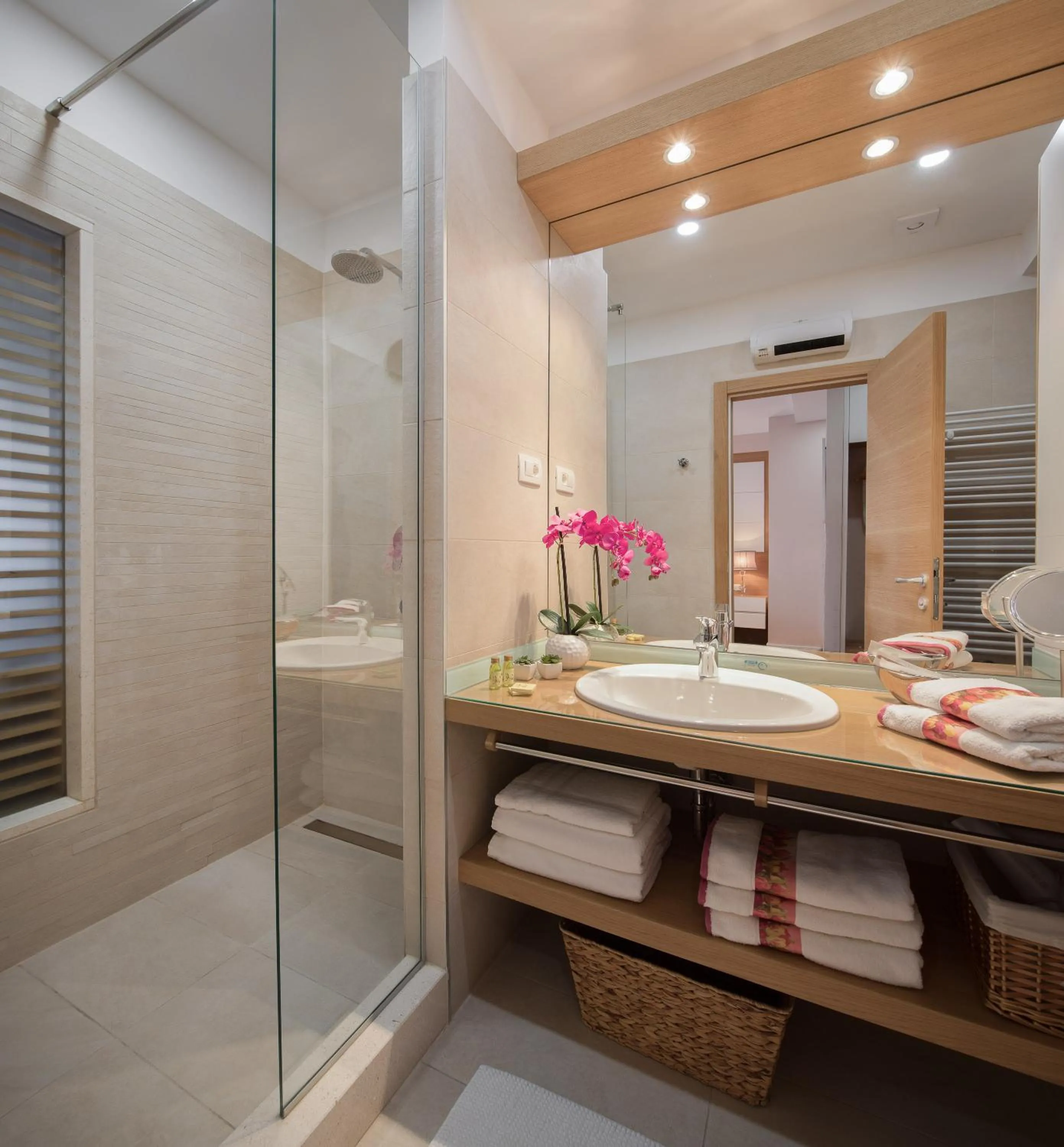 Bathroom in VIP Rooms