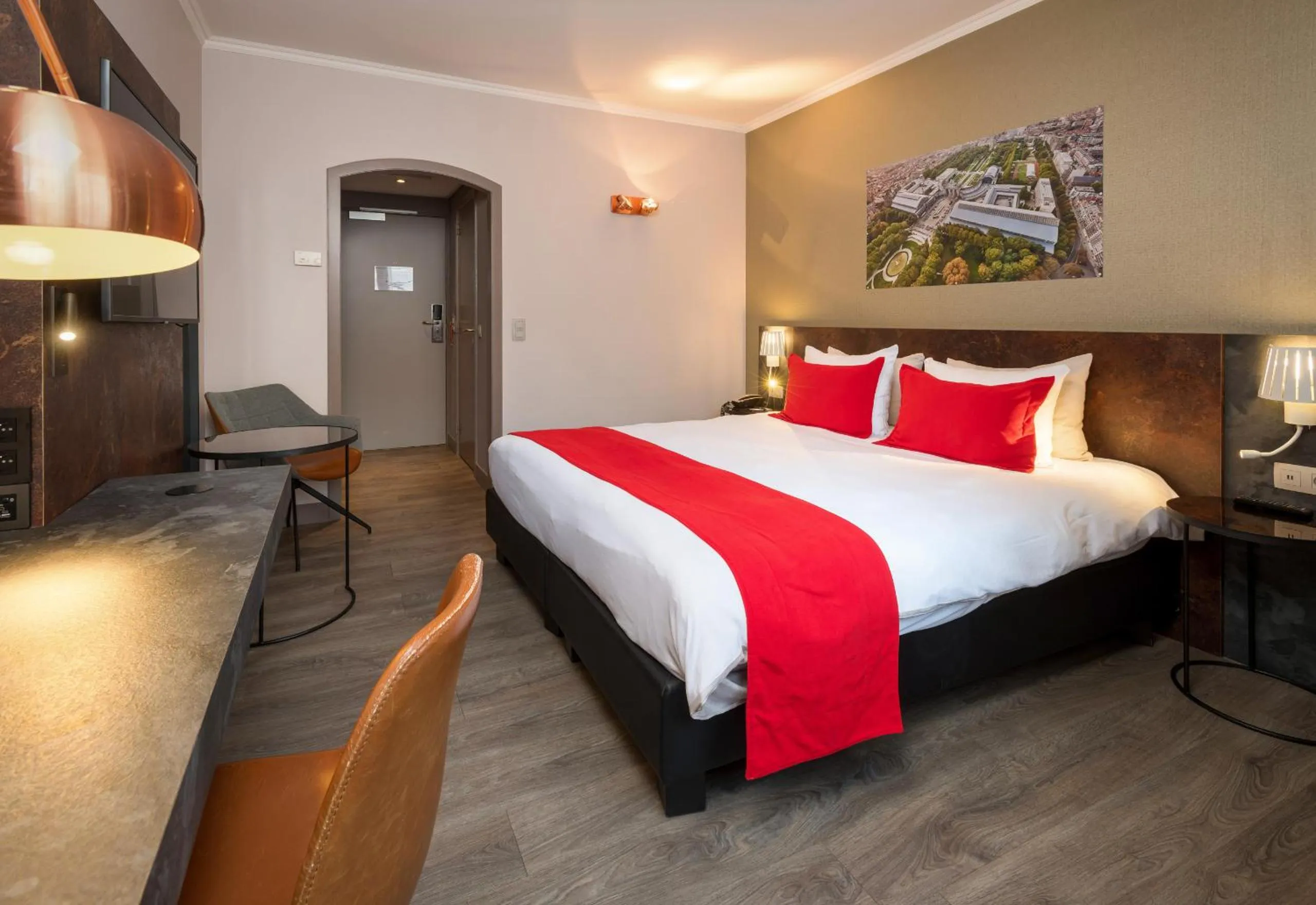 Photo of the whole room, Bed in Martin's Brussels EU