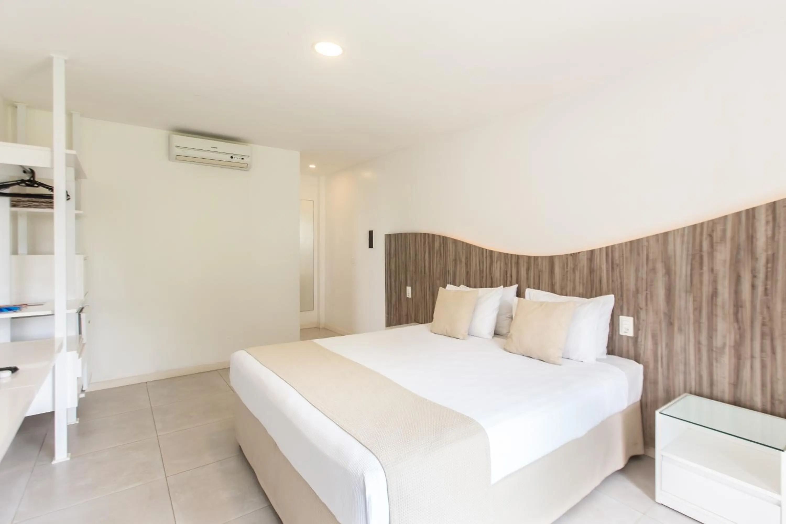 Bed in Duro Beach Garden Hotel