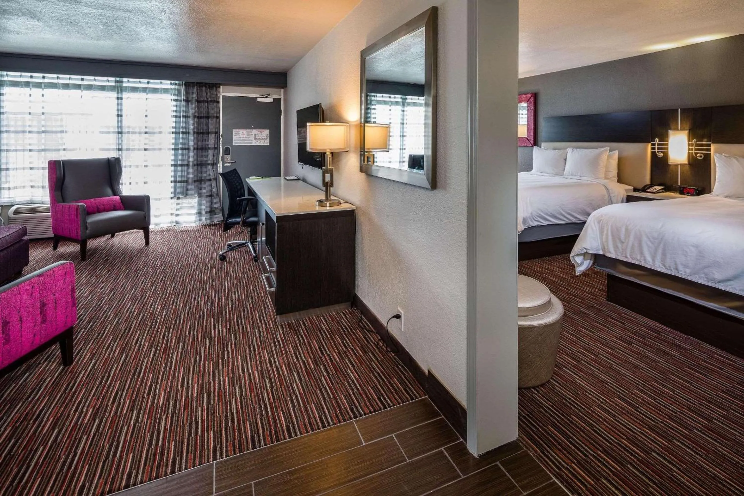 Bedroom in Radisson Hotel Oakland Airport