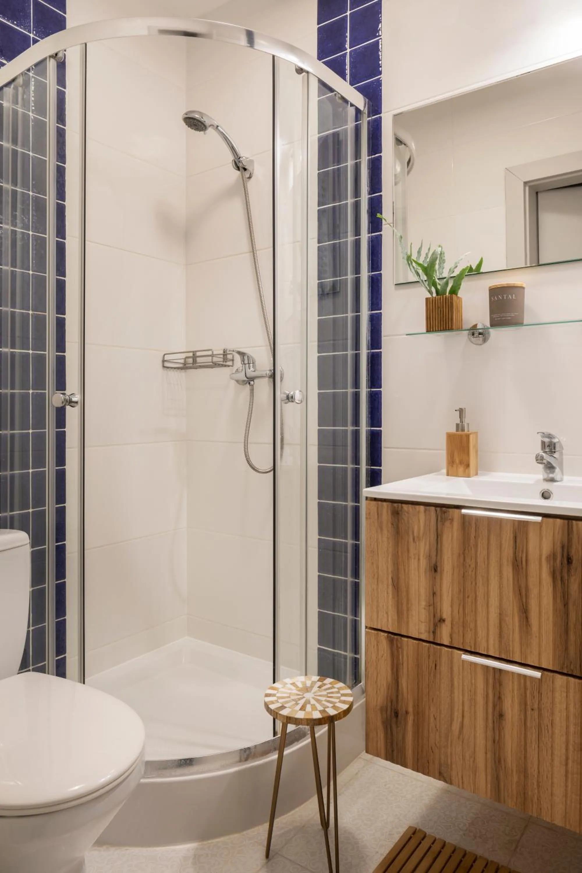 Shower in Rezydencja na Wzgórzu w zielonym sercu Łodzi przy Parku Krajobrazowym Ruda Wiilowa