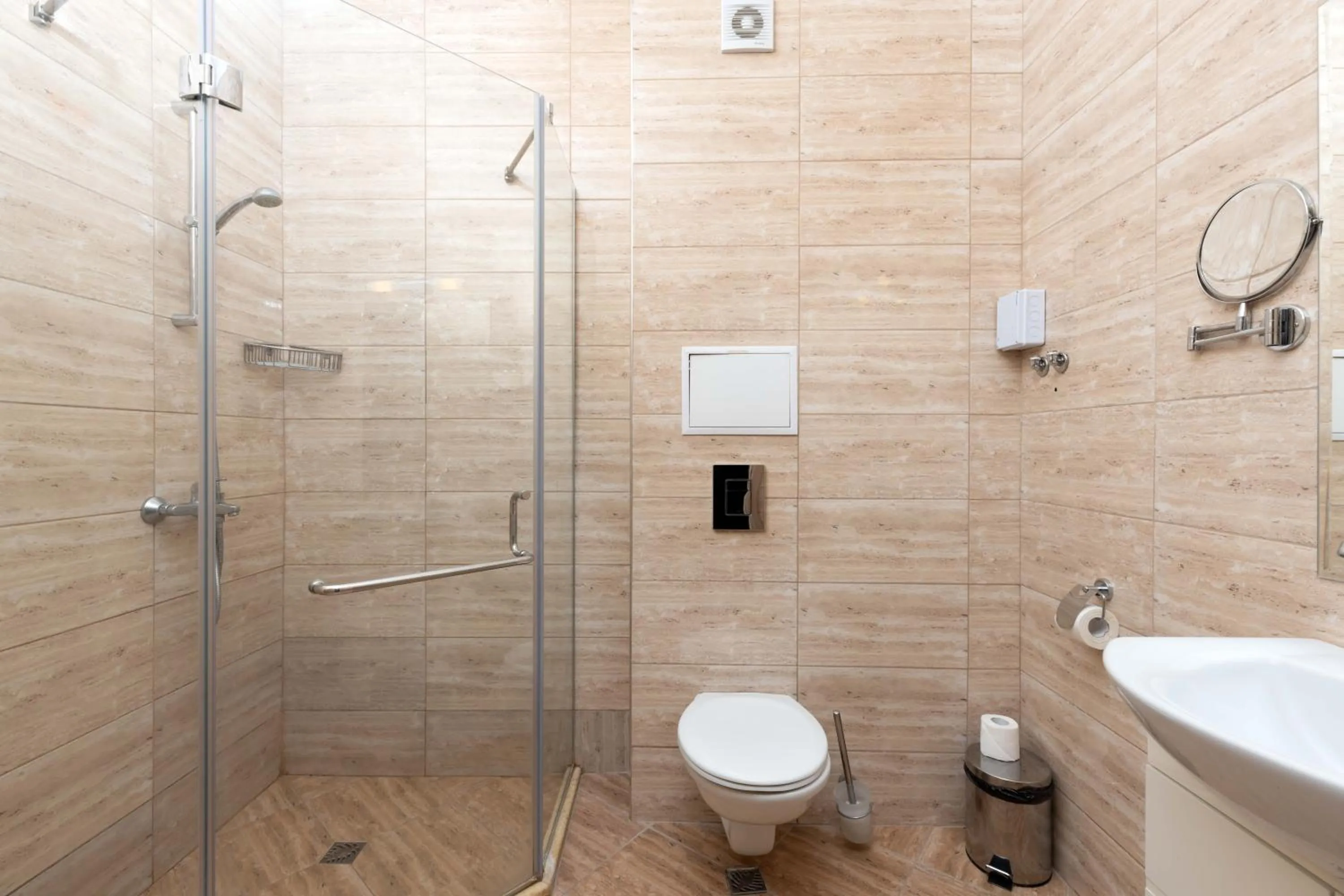 Bathroom in Rome Palace Deluxe - All Inclusive Premium