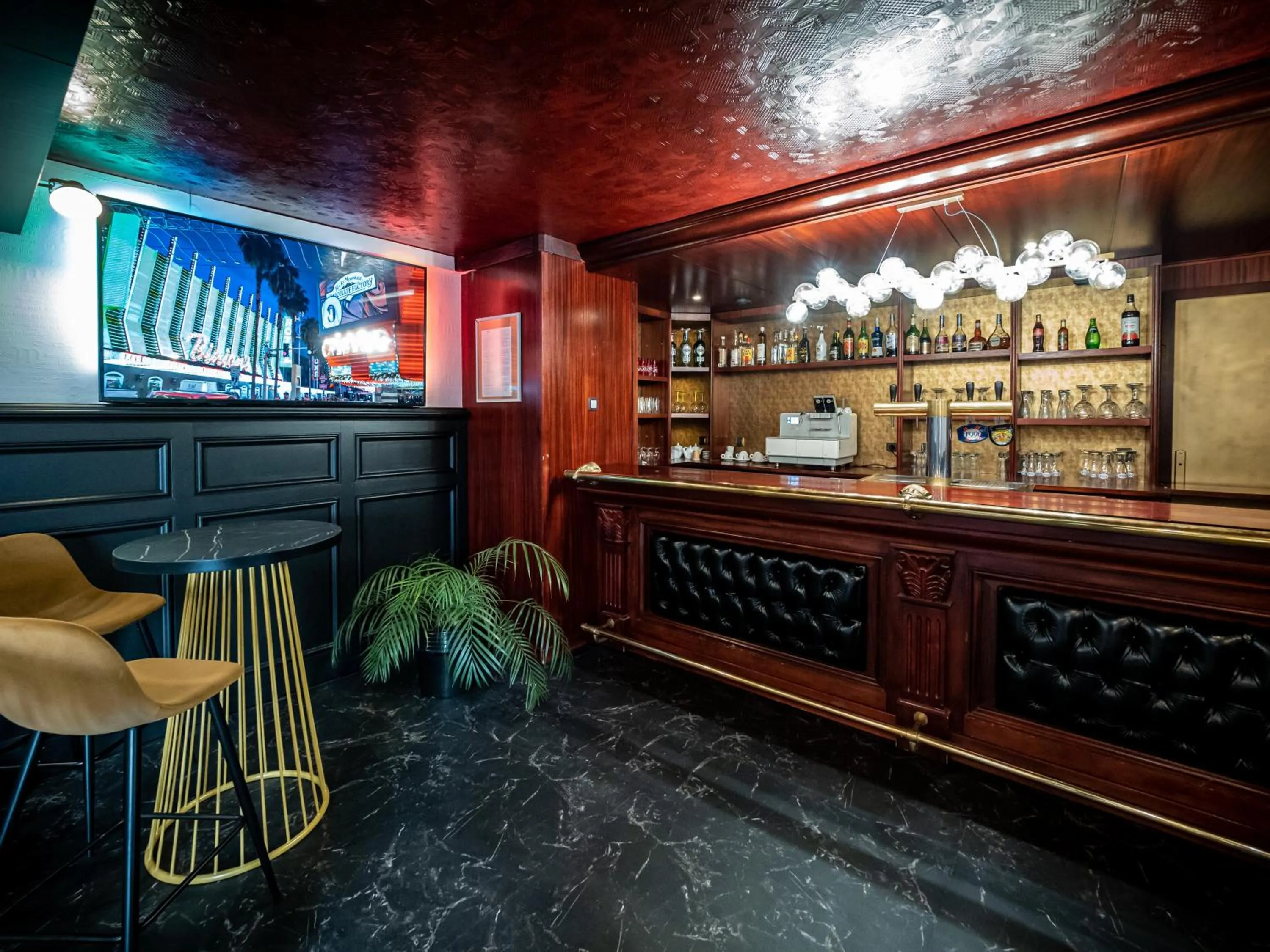 Lounge or bar in Welcomotel Beauvais Aéroport