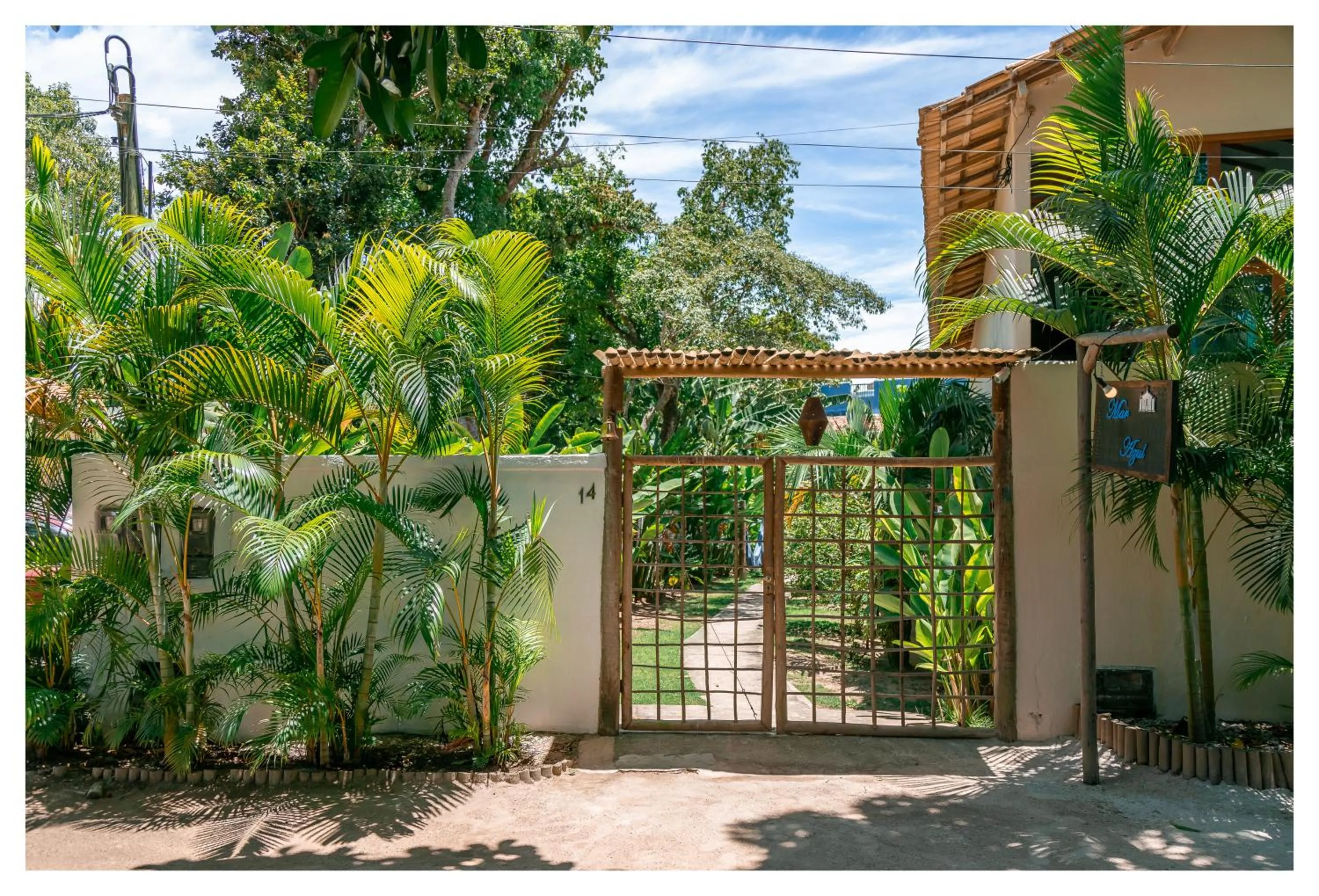 Facade/entrance in Pousada Mar Azul