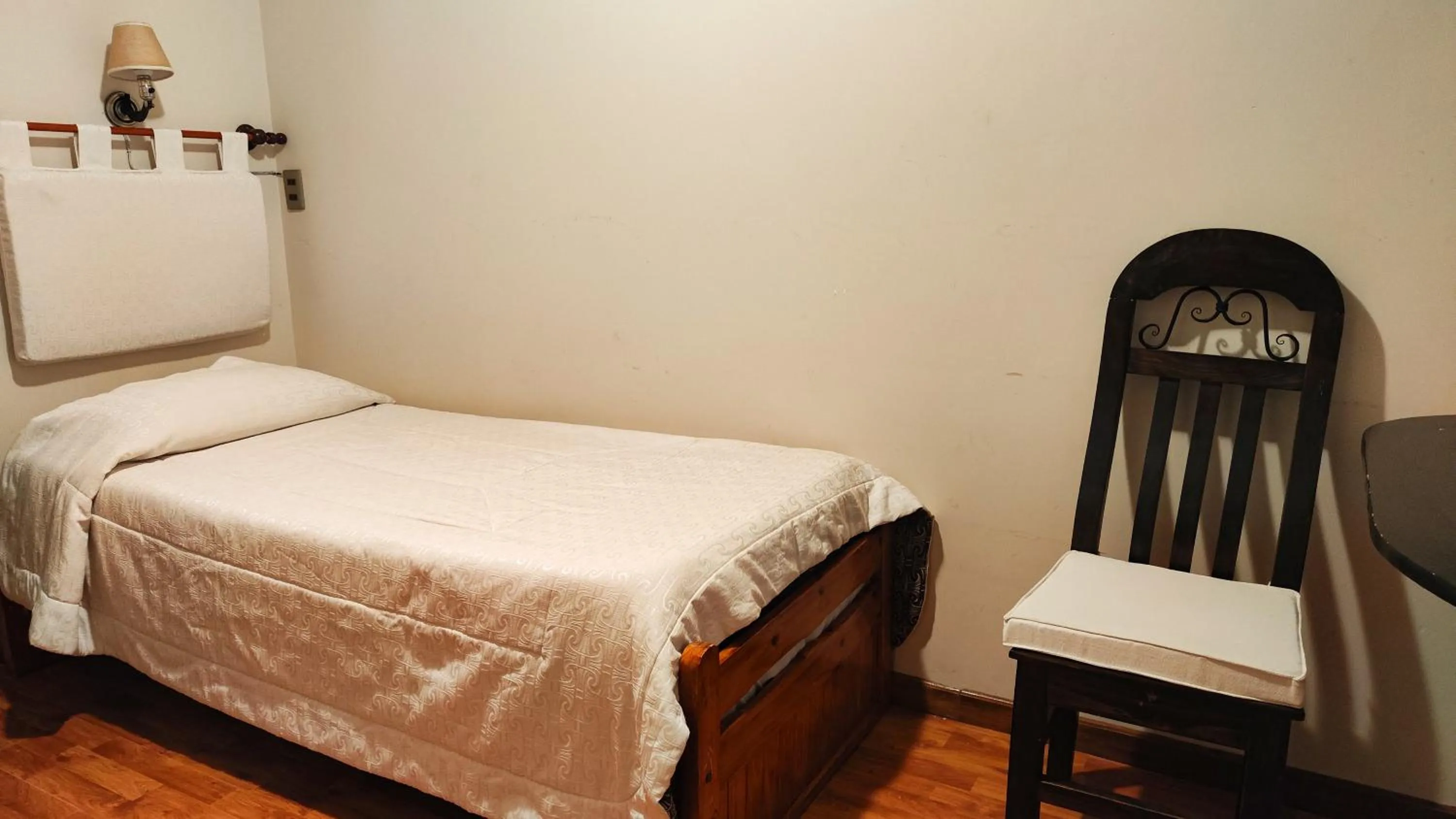 Standard Single Room in "HOTEL BOUTIQUE LA MAISON DE LA BOLIVIE" Casa de Huéspedes
