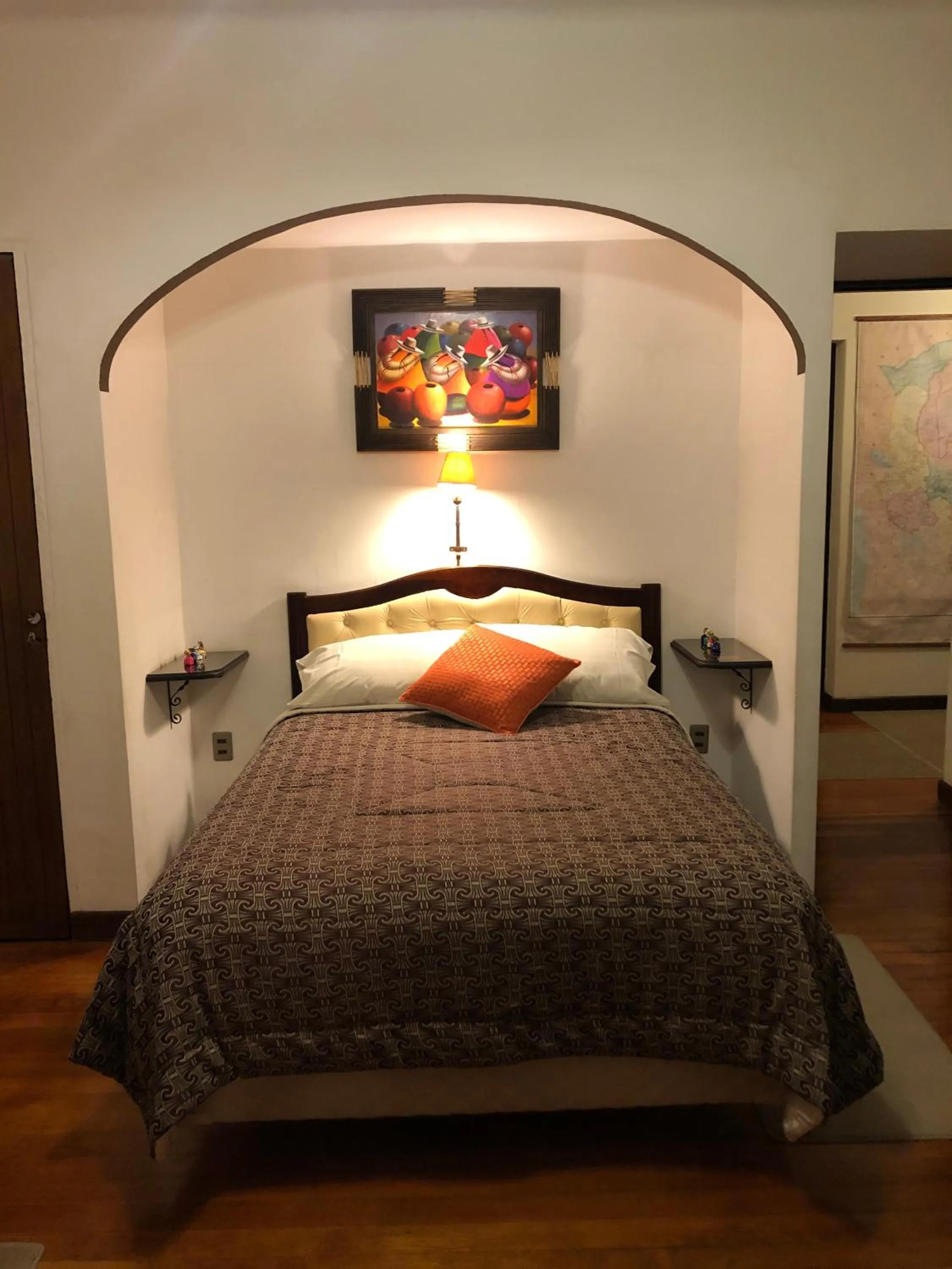 "HOTEL BOUTIQUE LA MAISON DE LA BOLIVIE" Casa de Huéspedes