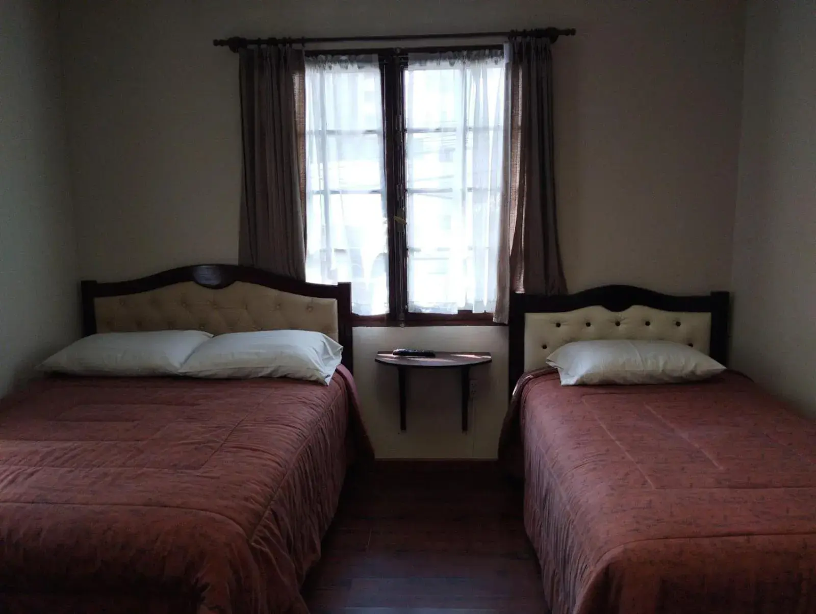 Deluxe Family Room in "HOTEL BOUTIQUE LA MAISON DE LA BOLIVIE" Casa de Huéspedes Deluxe Family Room in "HOTEL BOUTIQUE LA MAISON DE LA BOLIVIE" Casa de Huéspedes