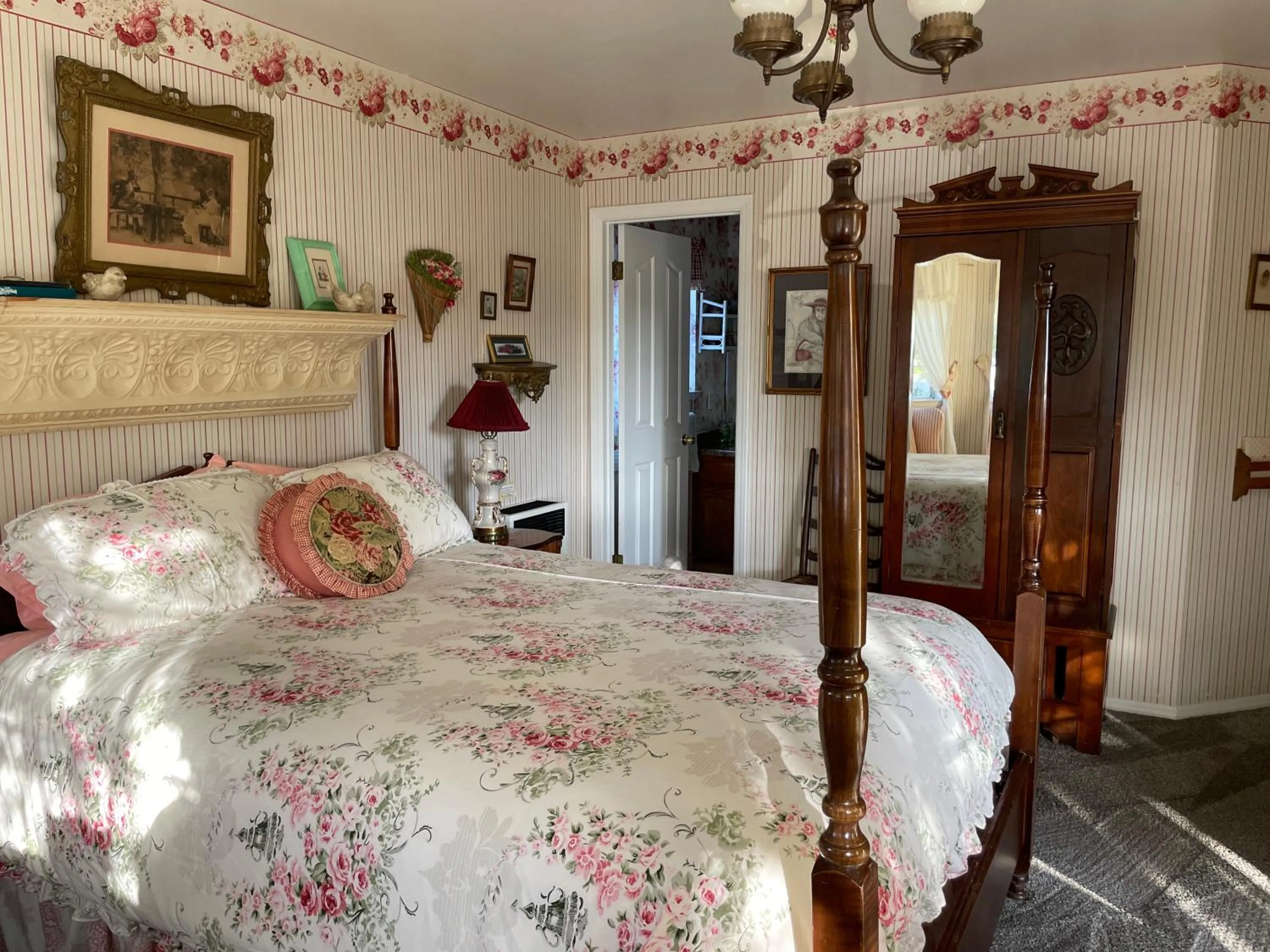 Bed in Marina Street Inn