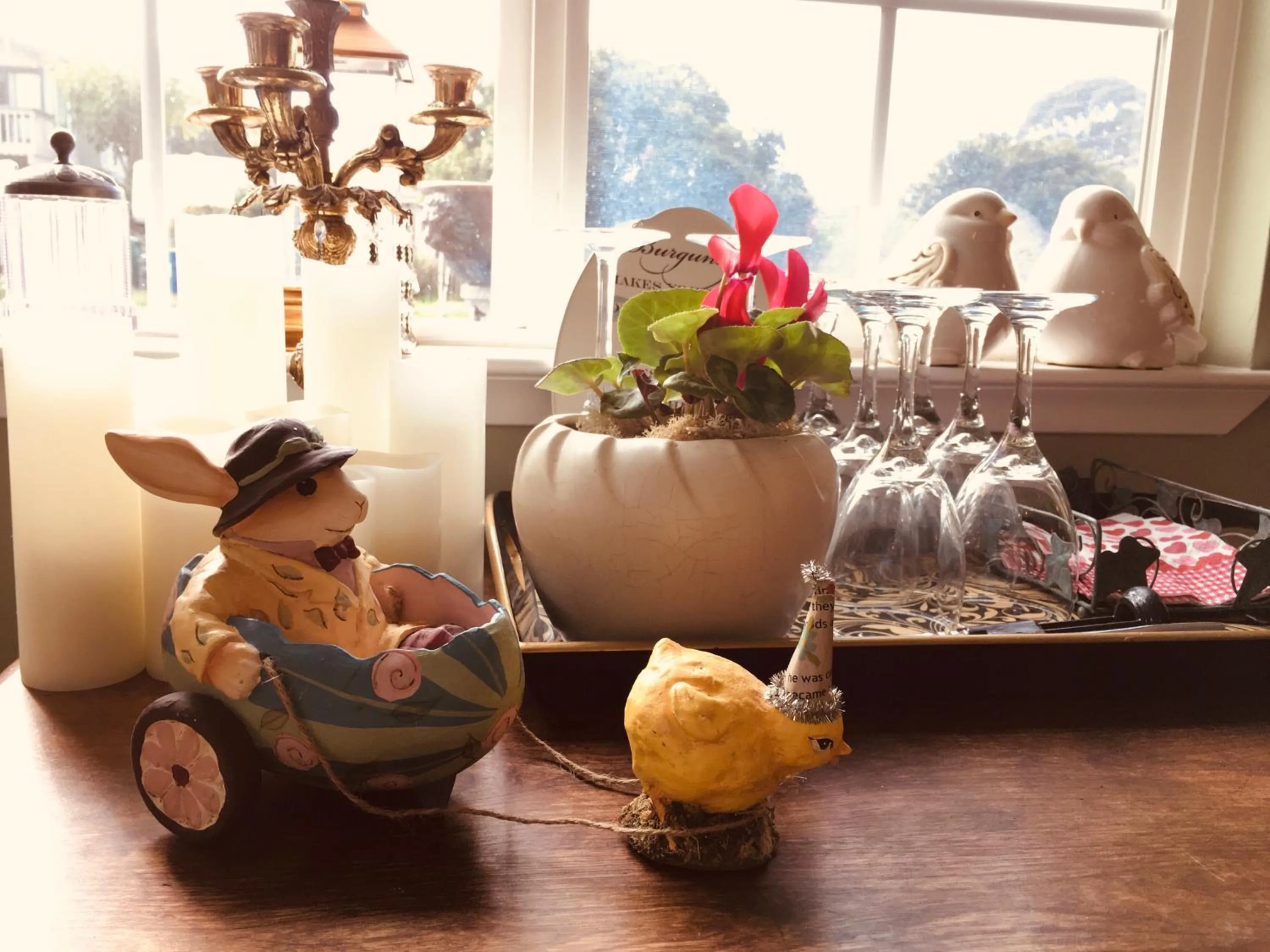 Living room in Marina Street Inn