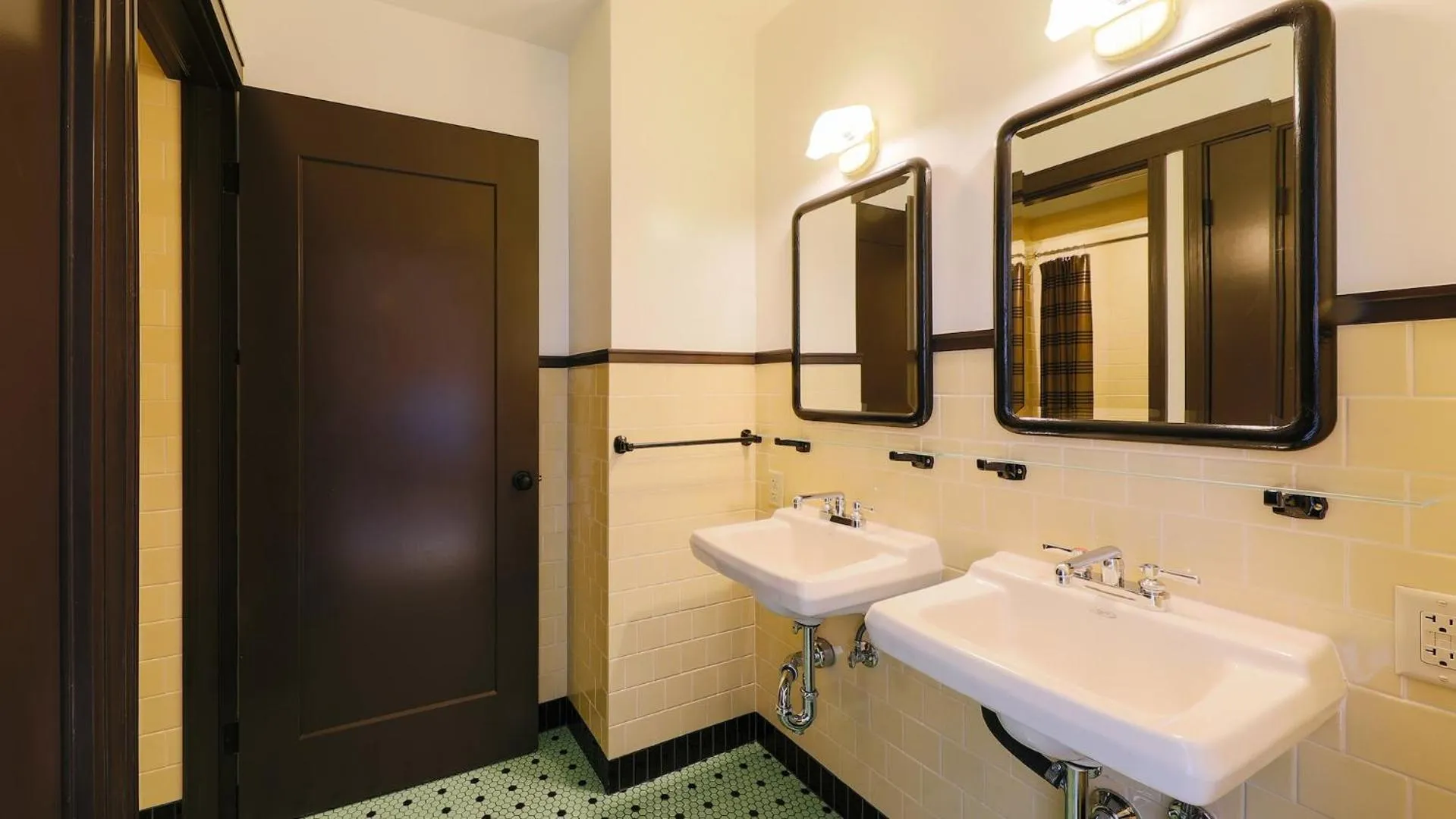 Bathroom in Freehand Los Angeles