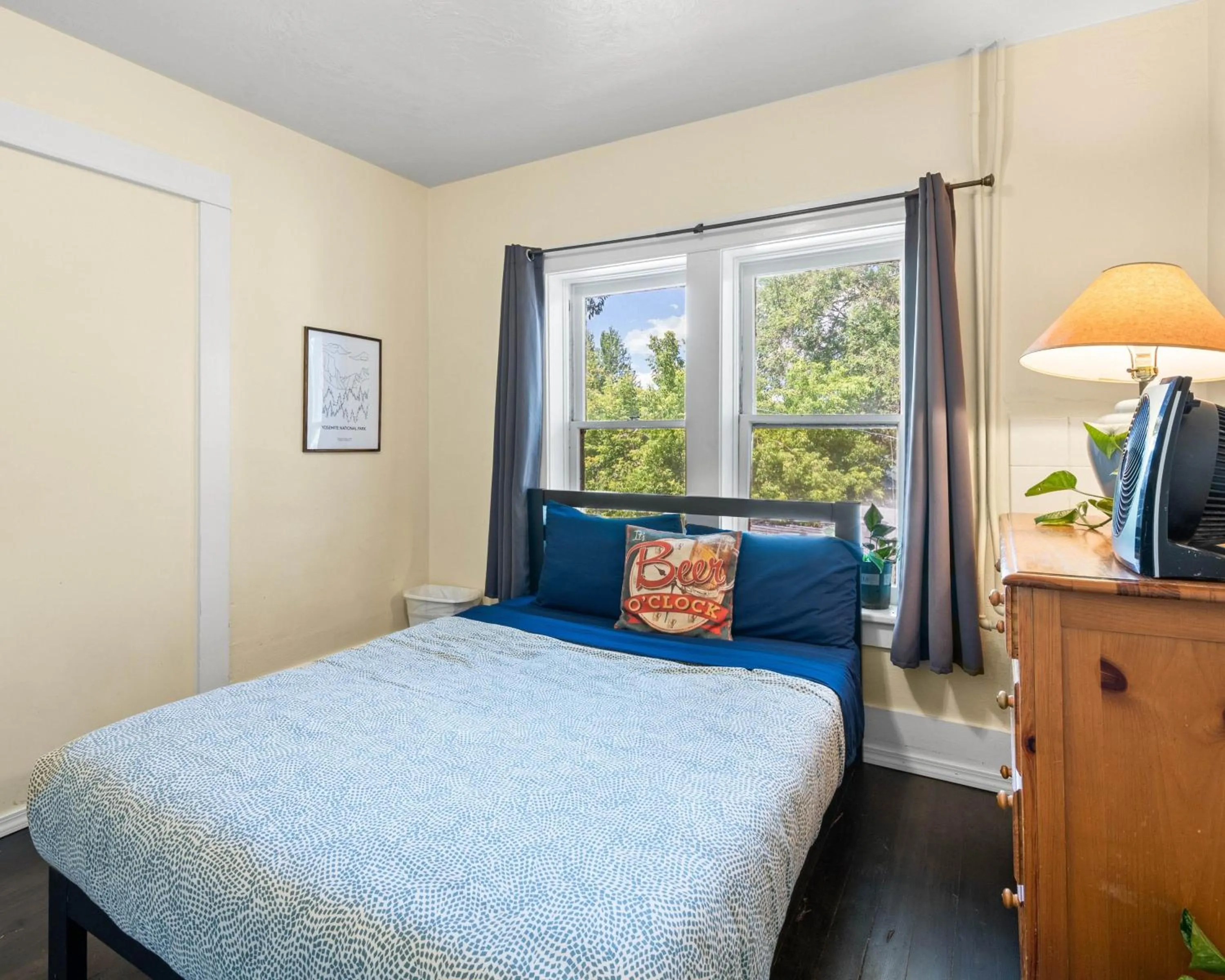 Bed in Bunk & Brew Historic Lucas House - Hostel