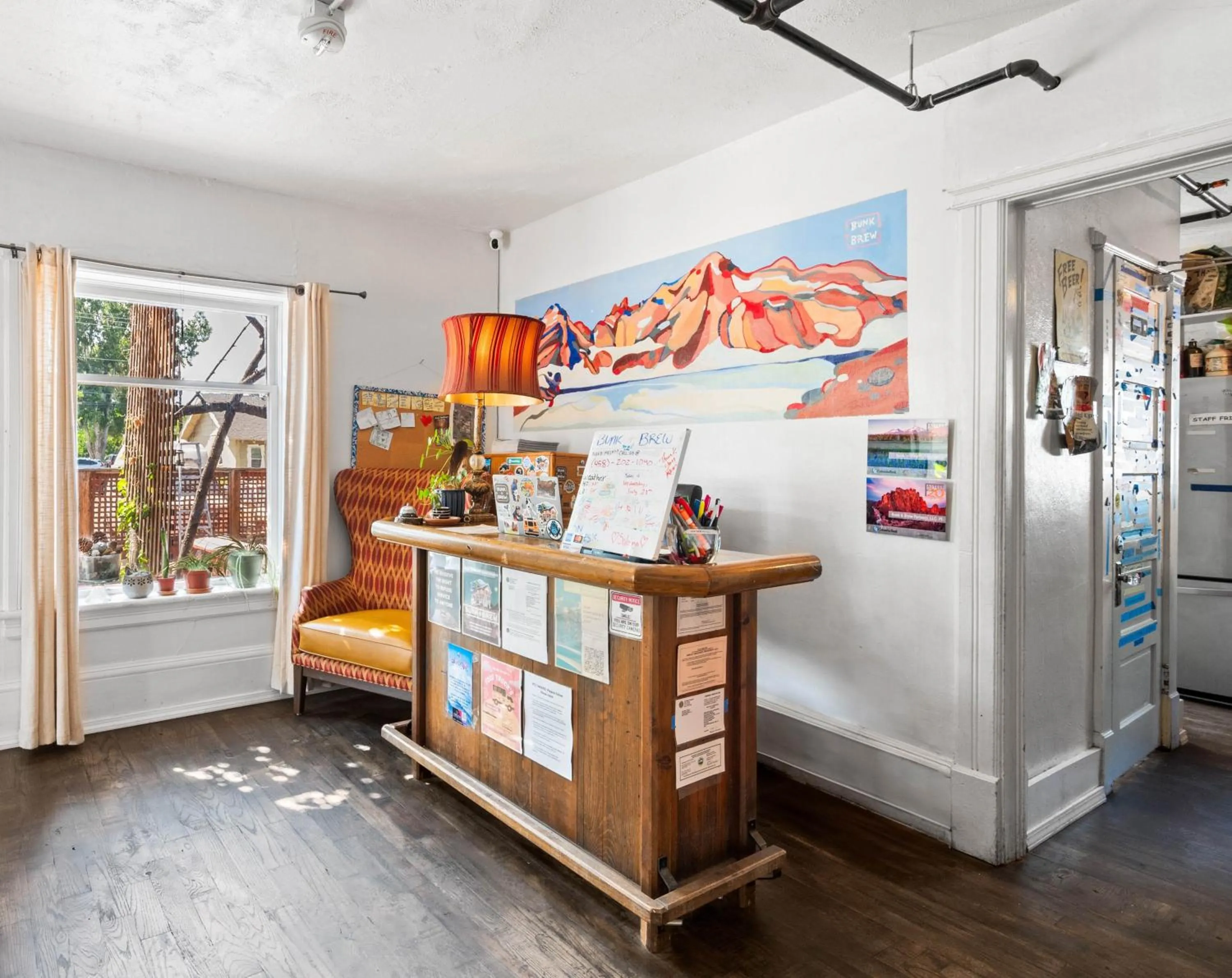 Lobby or reception in Bunk & Brew Historic Lucas House - Hostel