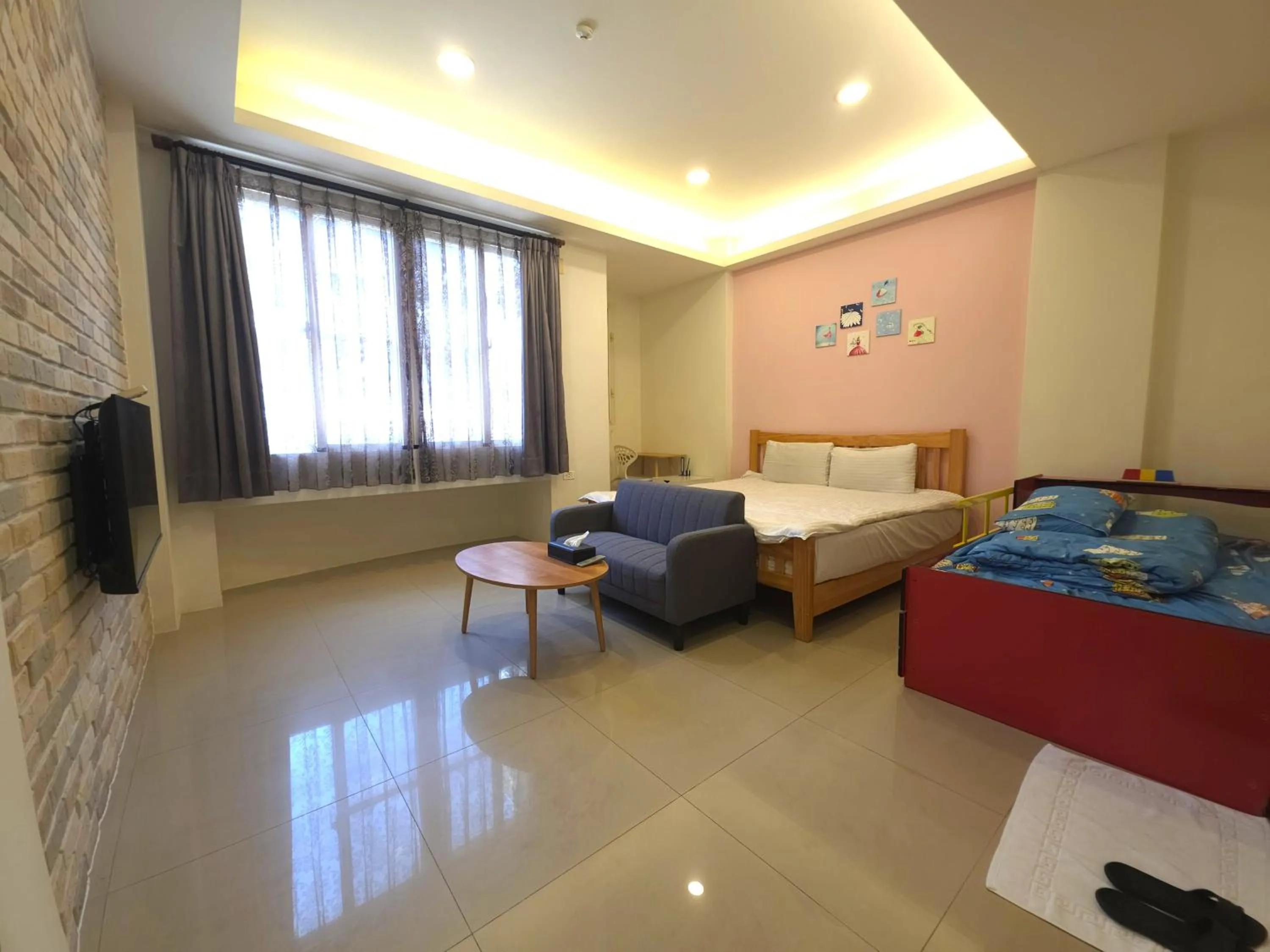 Bedroom, Bed in Q House