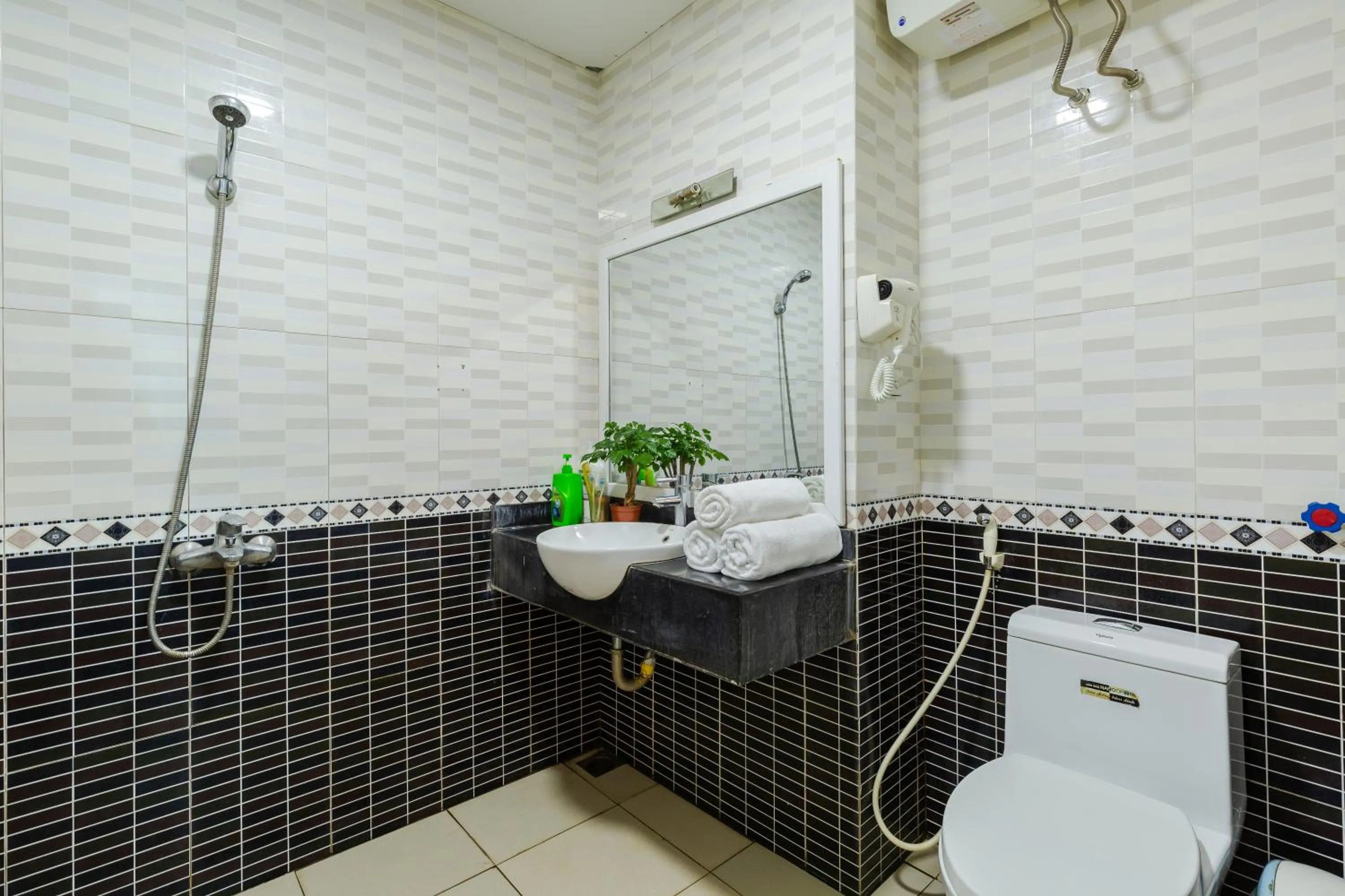 Bathroom in An Phú Hà Nội Hotel & Spa - Mỹ Đình