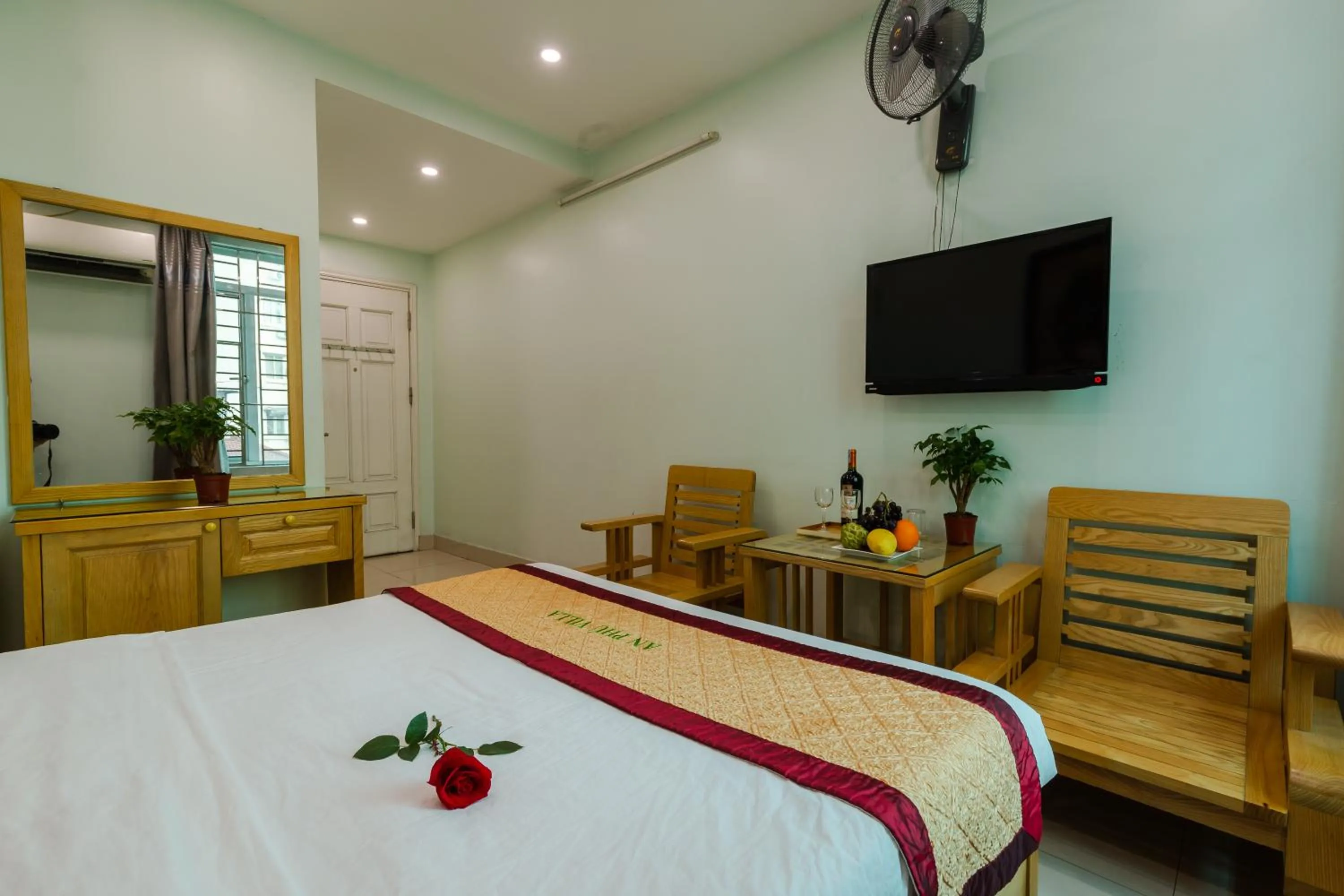 TV and multimedia, Bed in An Phú Hà Nội Hotel & Spa - Mỹ Đình