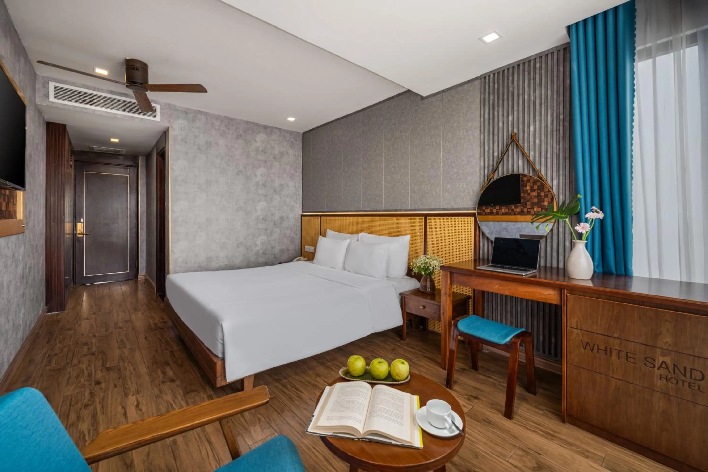 Bedroom, Bed in White Sand Boutique Hotel