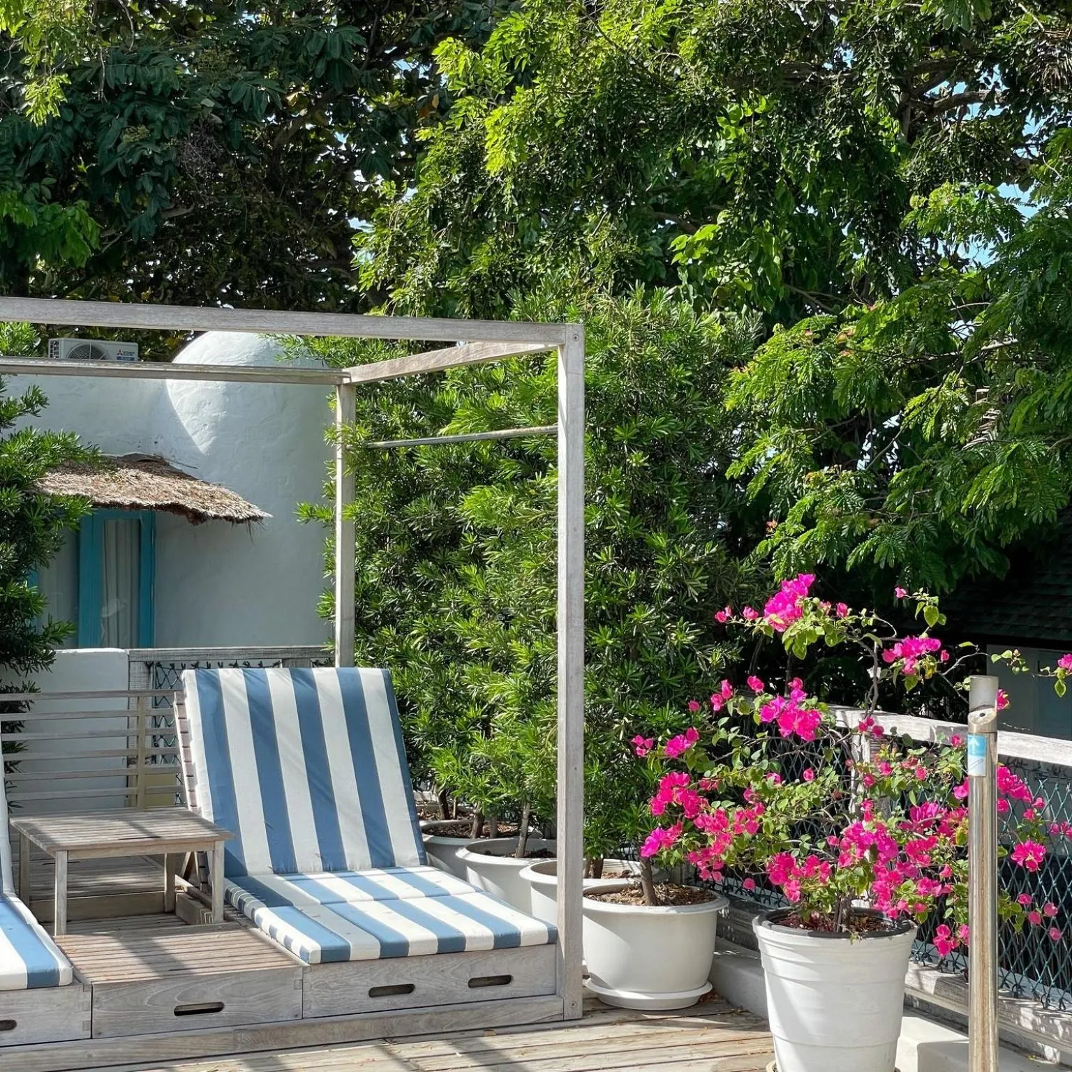 Property building in Resort de Paskani