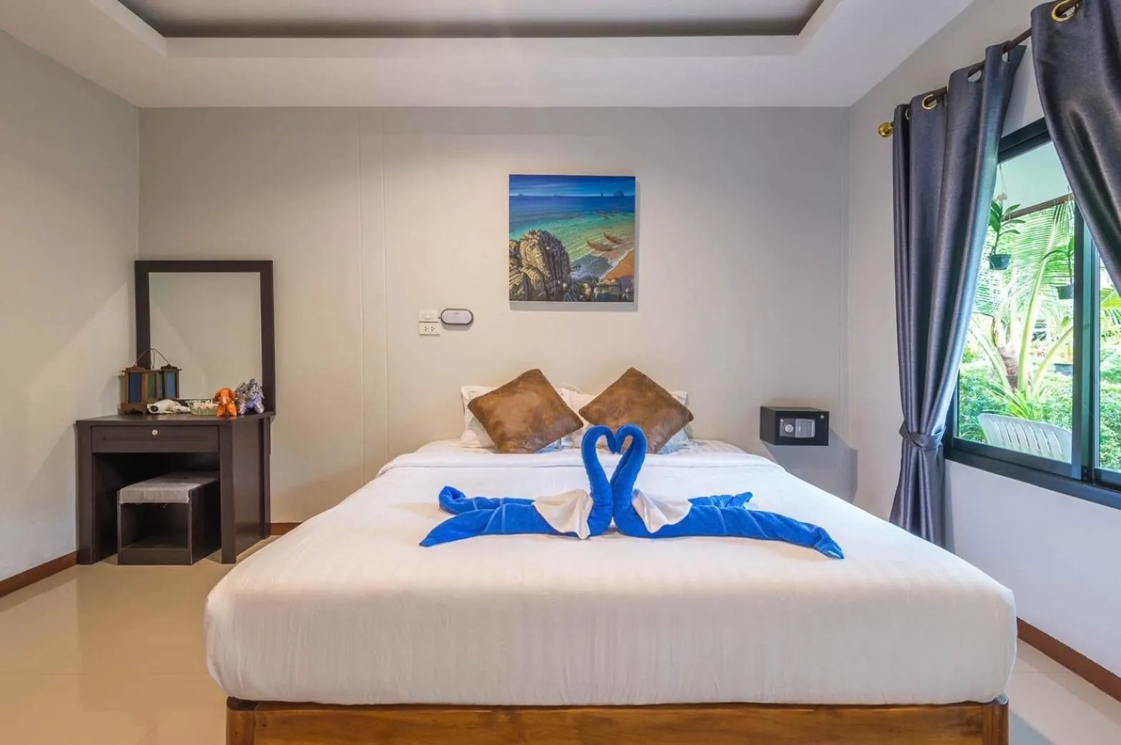 Bed in Klongdao Sunset Villa