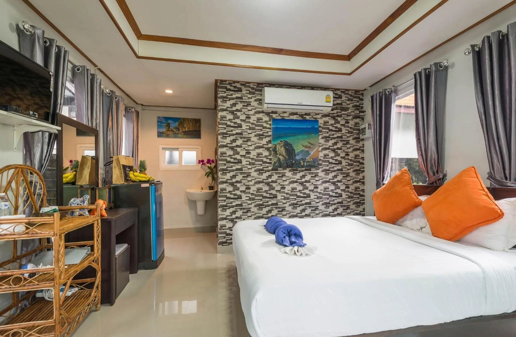 Bed in Klongdao Sunset Villa