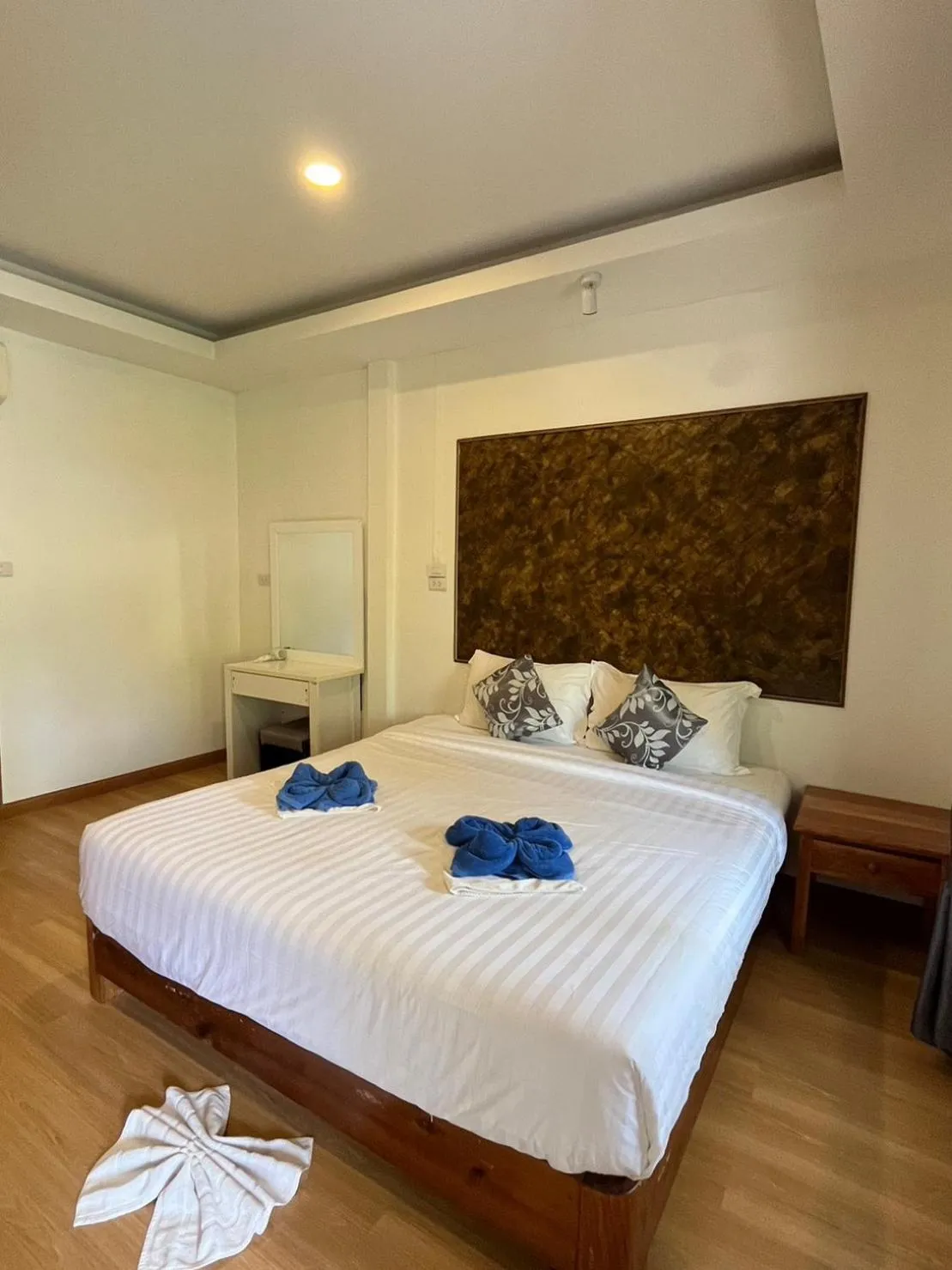 Bed in Klongdao Sunset Villa