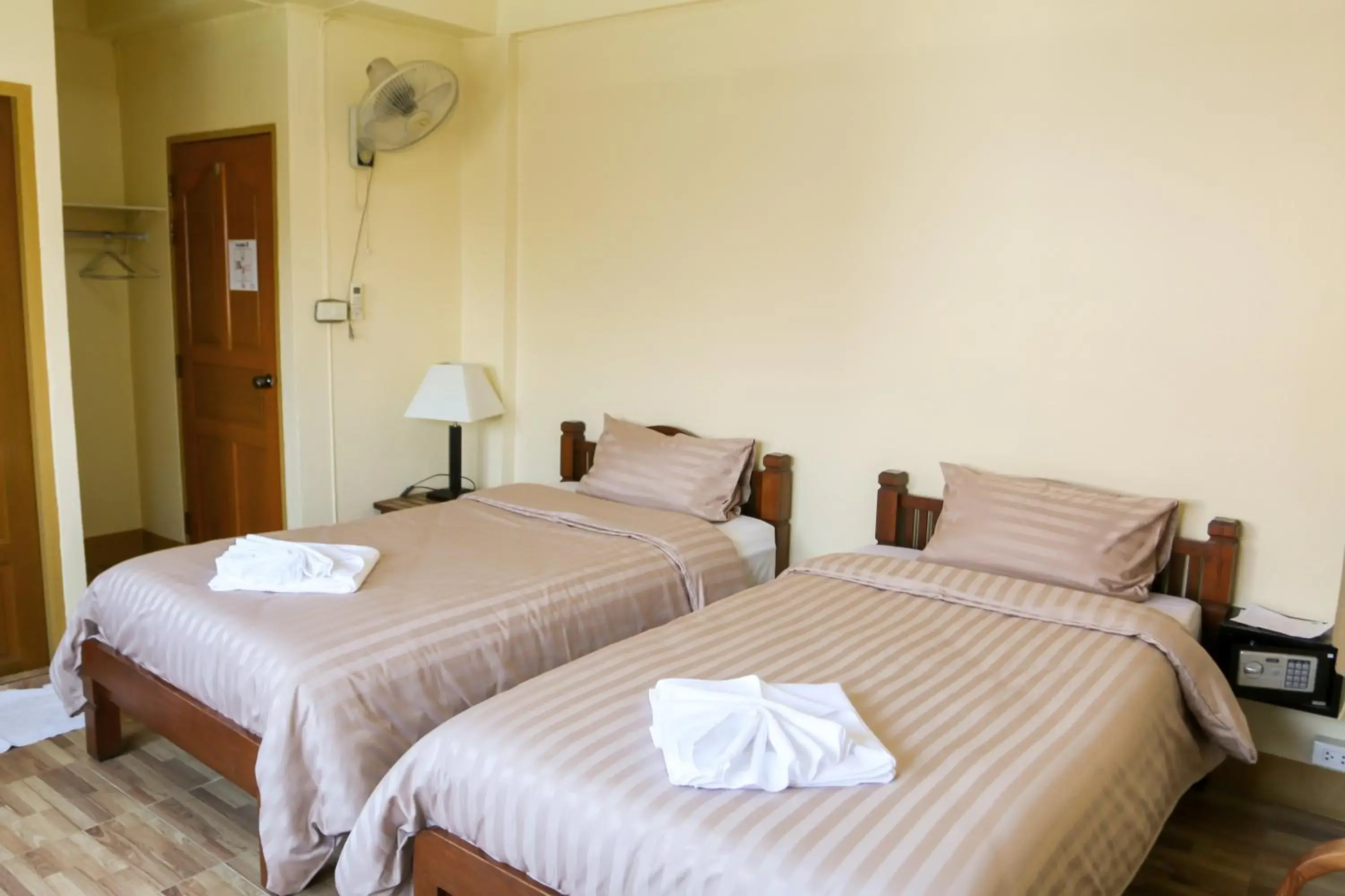 Large Twin Room in Kavil Guesthouse Large Twin Room in Kavil Guesthouse